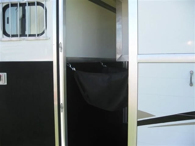 2004 Jamco Series 2000 Contender 2 Horse Trailer