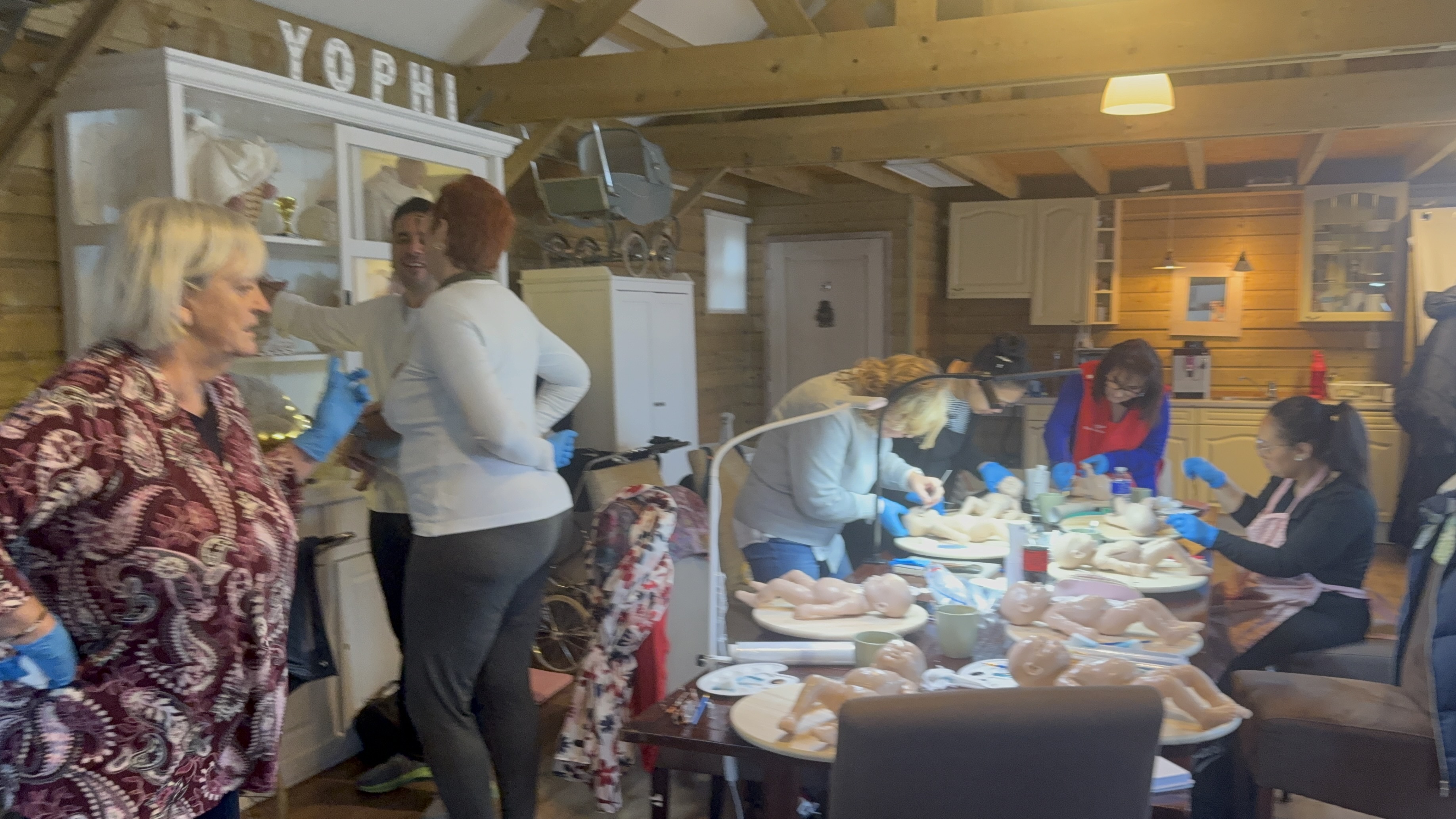 🎨 Art Doll Experience