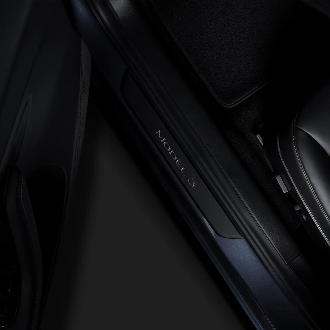2017-2023 | Seuils de porte rétroéclairés Model 3