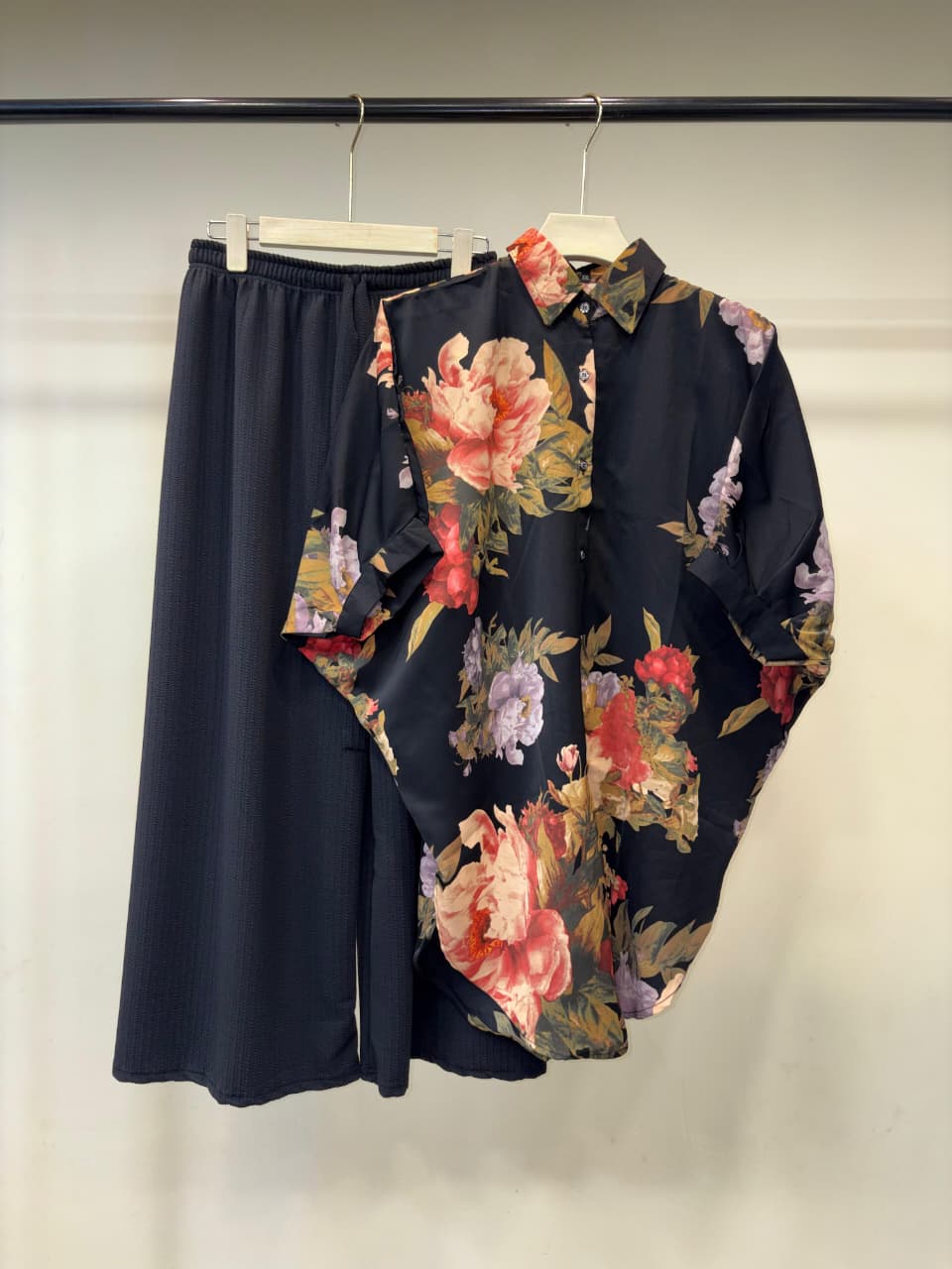 Floral Print Kaftan Shirt and Black Pants Set