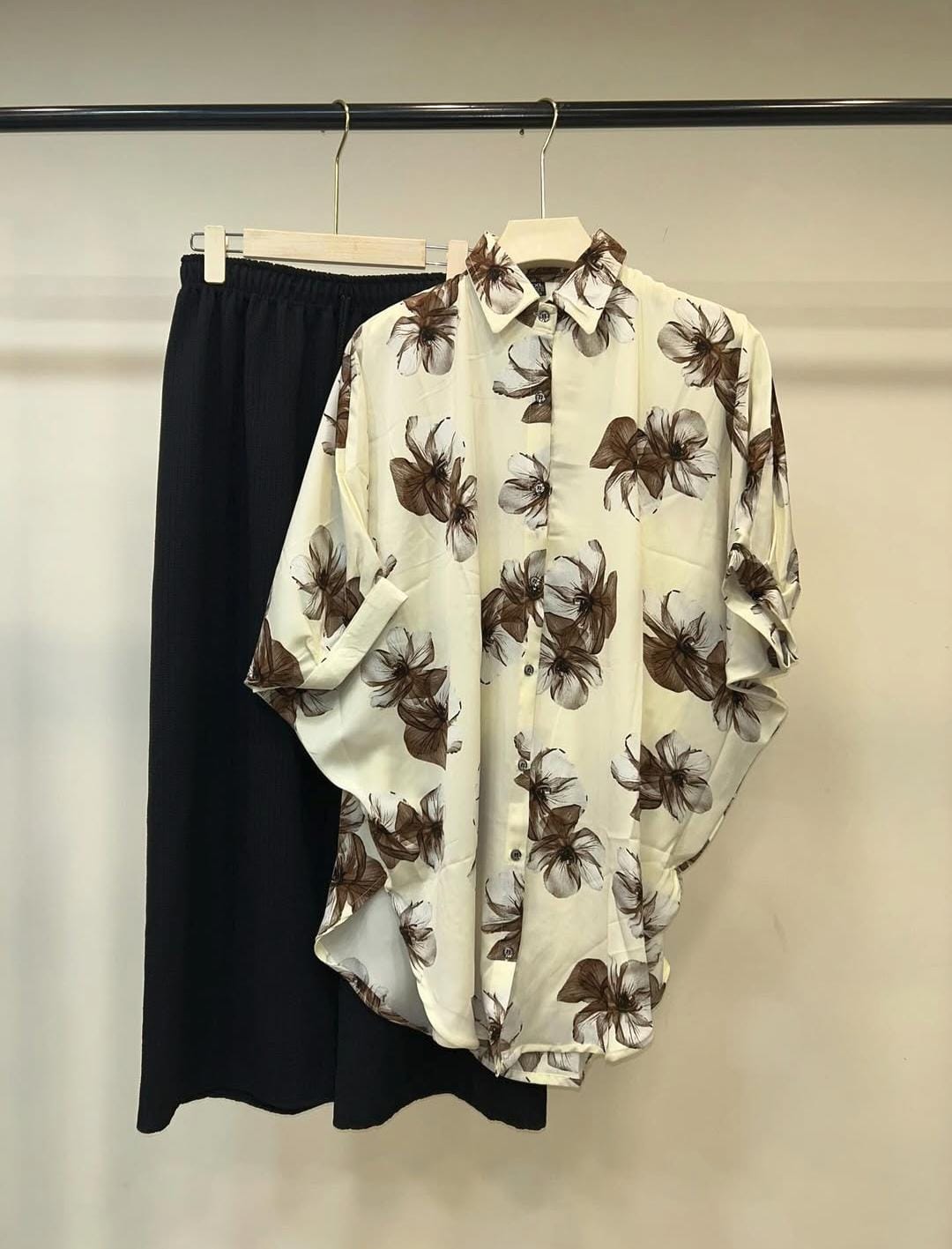 Floral Print Button-Up Shirt and Black Pants Set