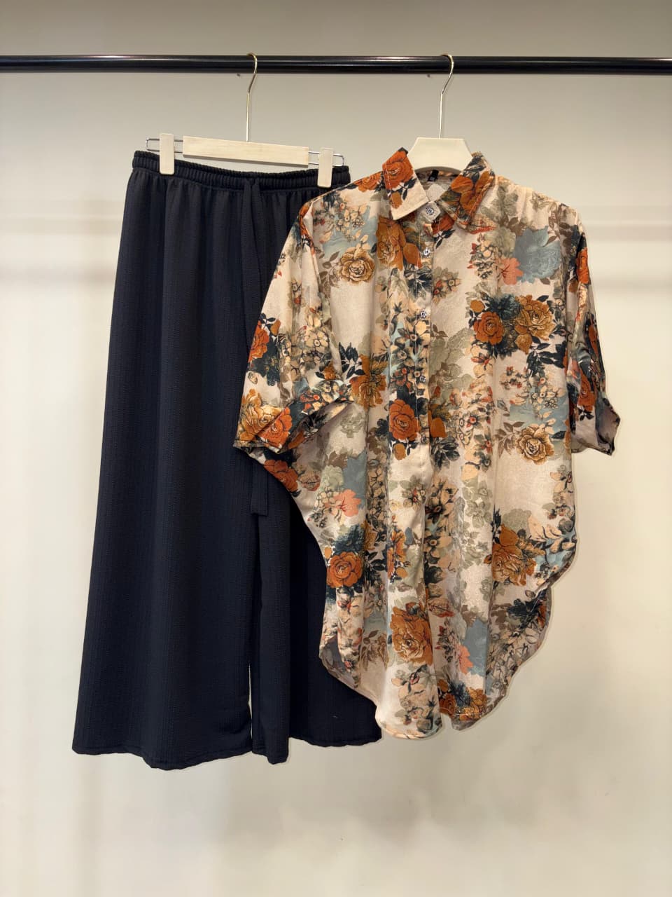 Floral Print kaftan shirt and Black Wide-Leg Pants Set
