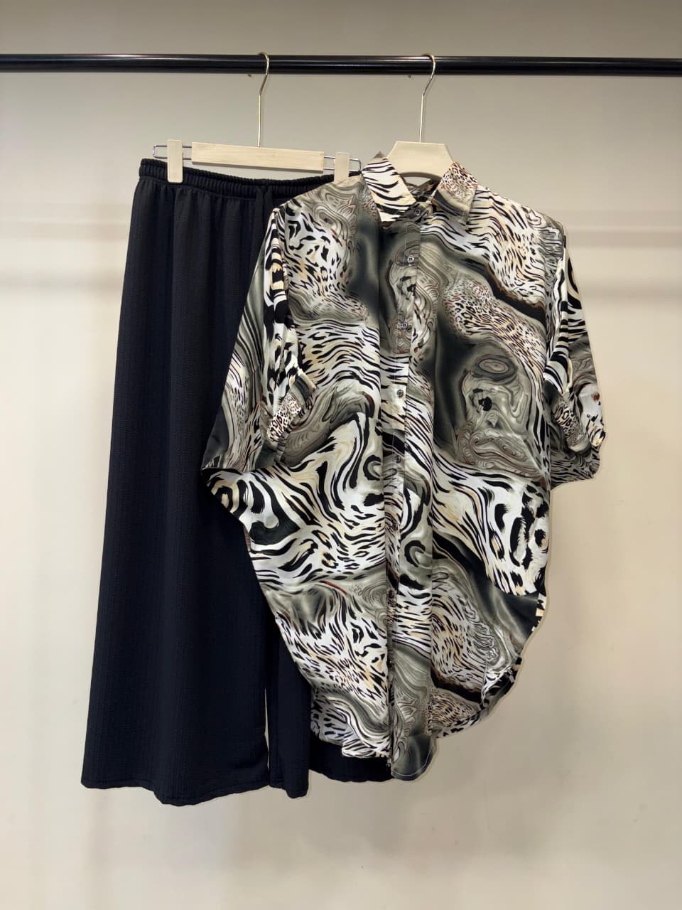  Printed Kaftan Shirt and Black Pant Set