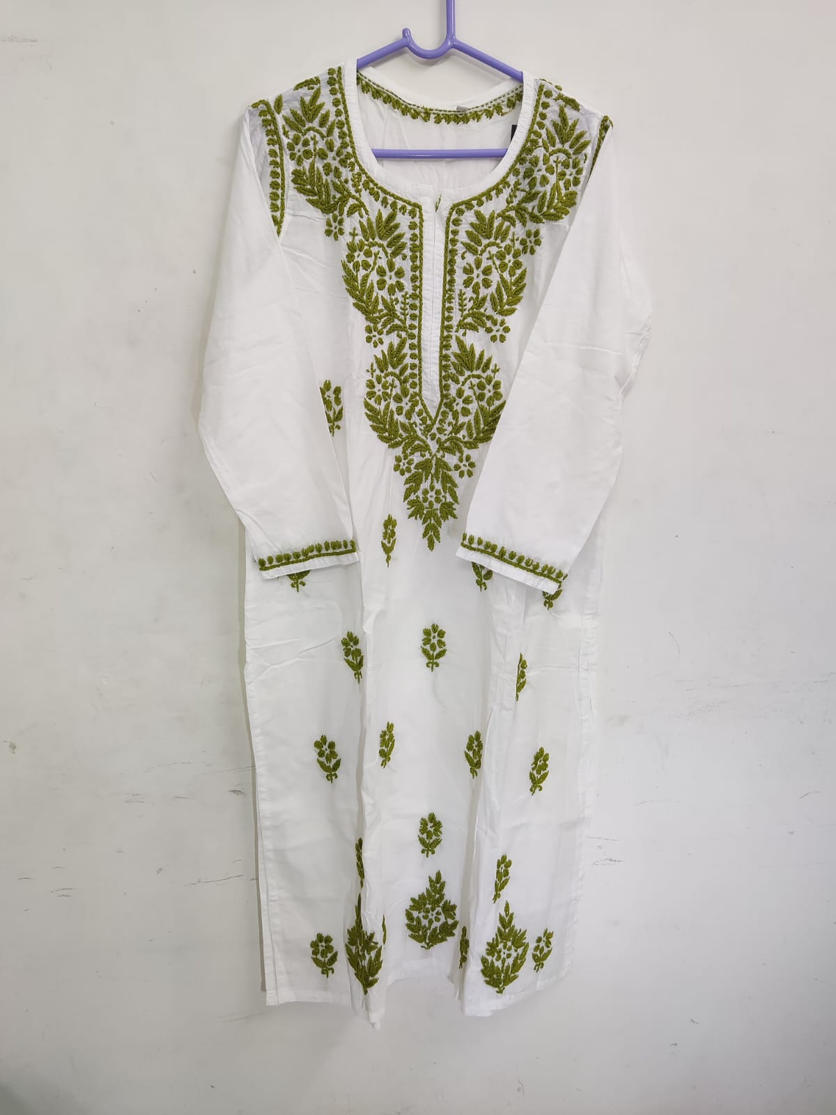 White Cotton Embroidered Kurta