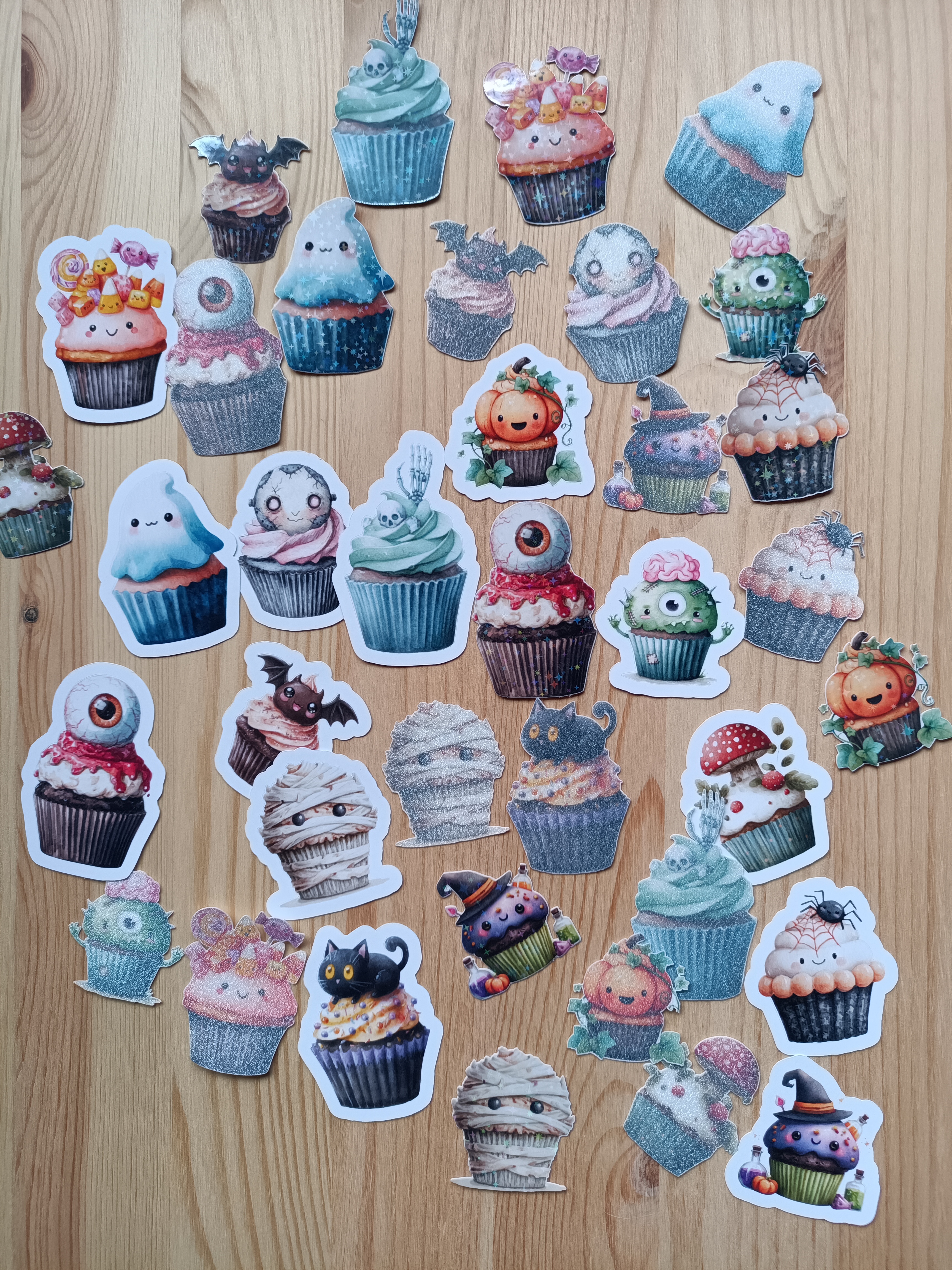 Söta Halloween Monster Cupcake-klistermärken - 37 st.