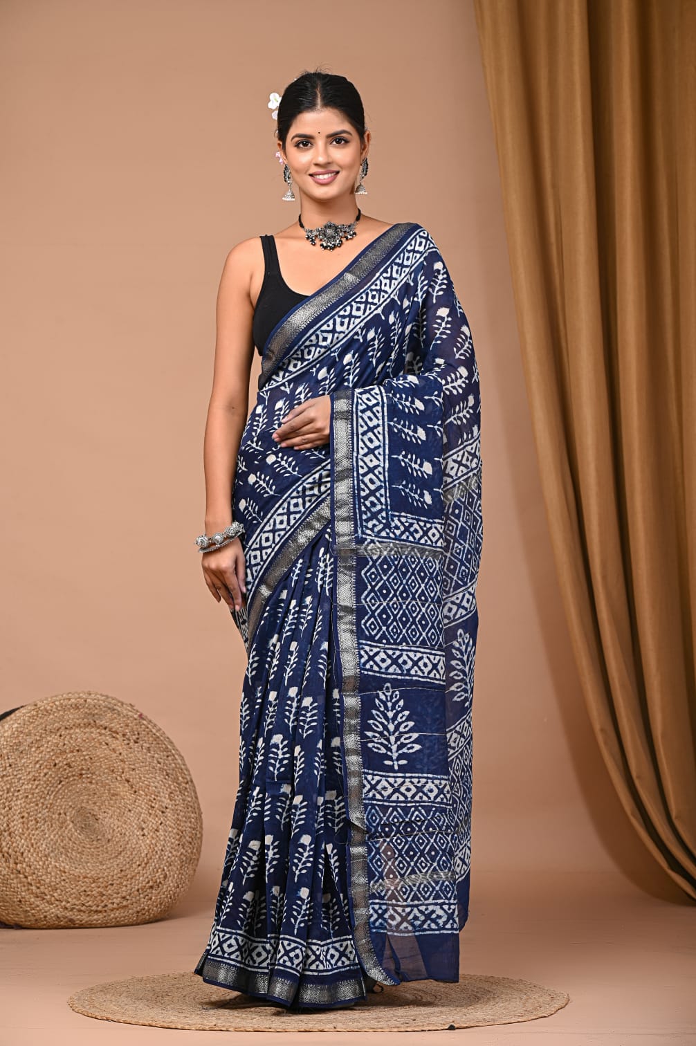  Elegant Maheshwari  silk Saree with woven borders and beautiful Hand Block