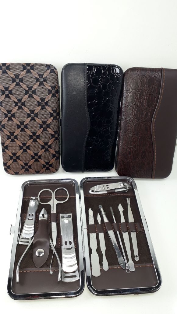 SET DE MANICURA Y PEDICURA