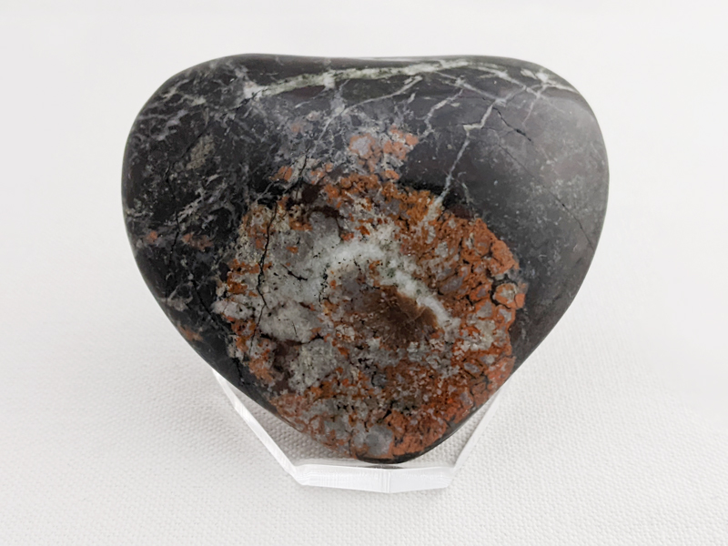 【国産銘石】岐阜県根尾谷産菊花石　不規則な研磨 にぎり石　02_NG002_135g