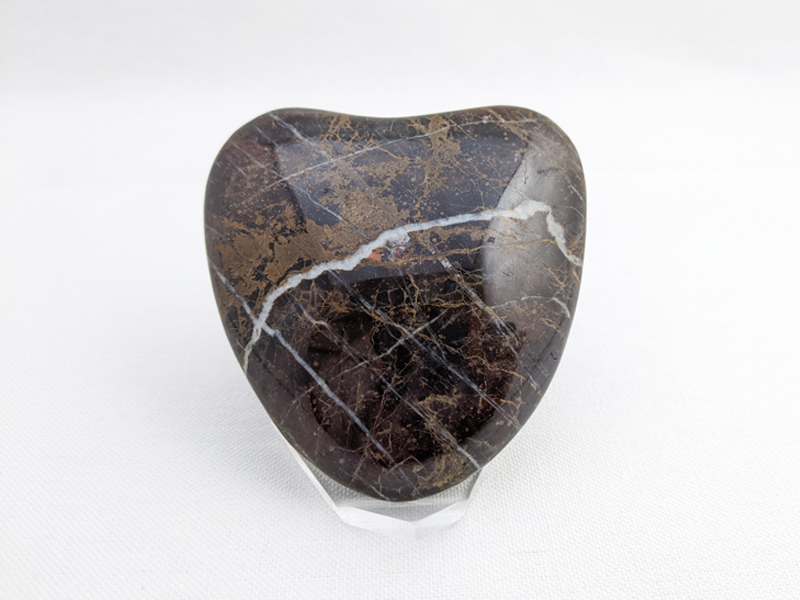 【国産銘石】岐阜県根尾谷産菊花石　ハート型不規則な研磨 にぎり石　NG004_142g