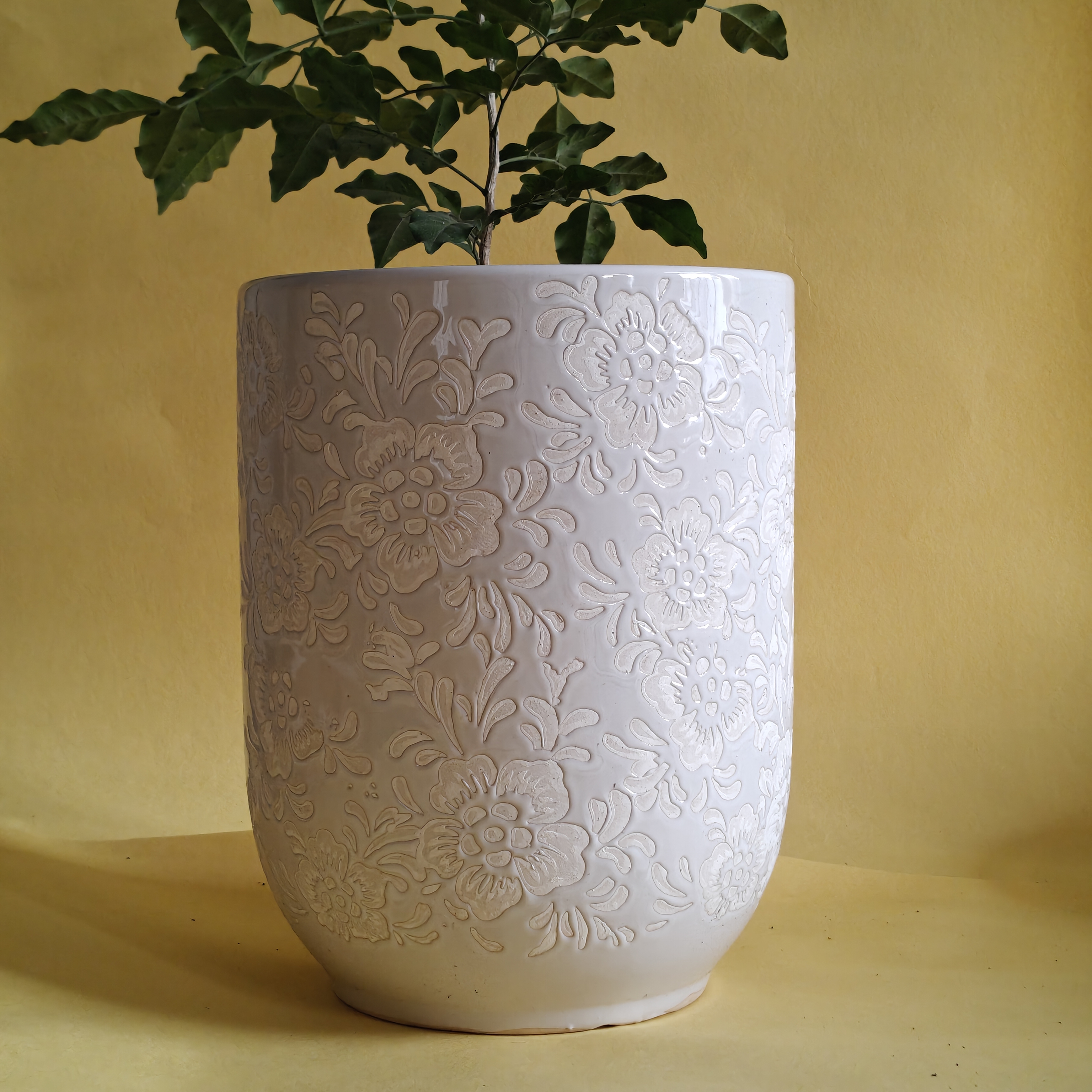 Decorative marble-patterned planter