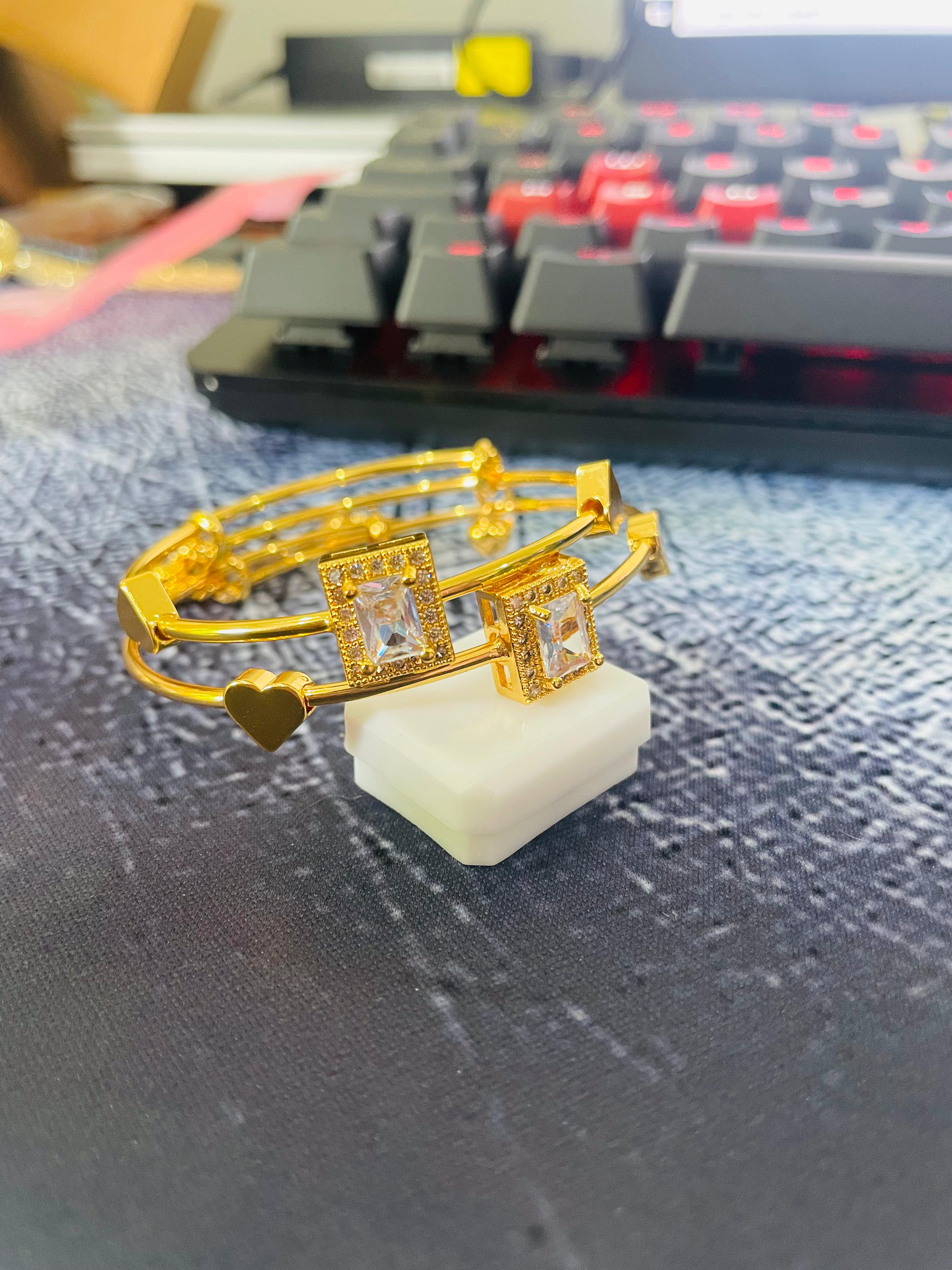 Pair of Elegant Gold-Plated Bracelet [girls for under 12 years]