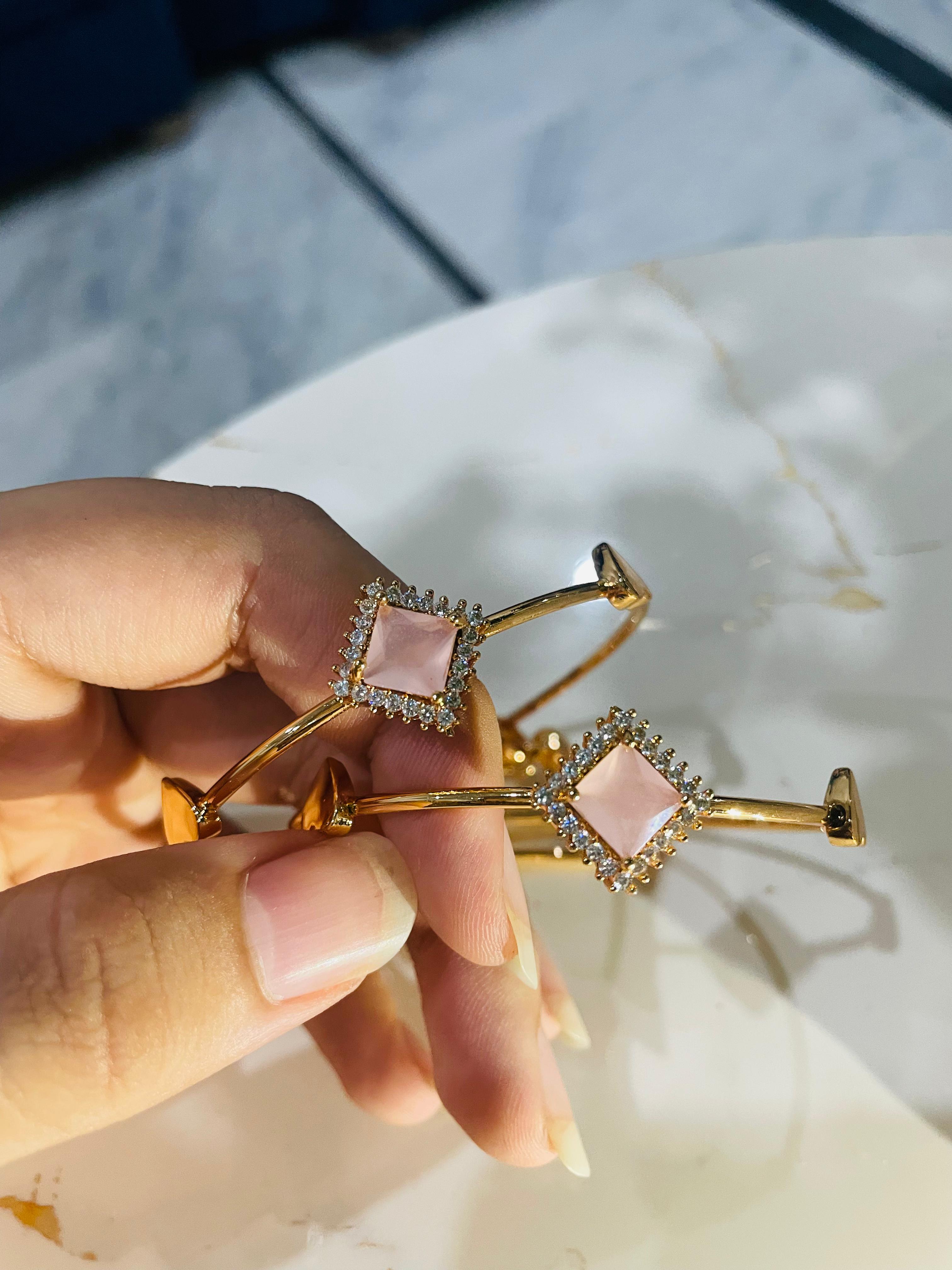 1pc Elegant Pink Square Handcuff