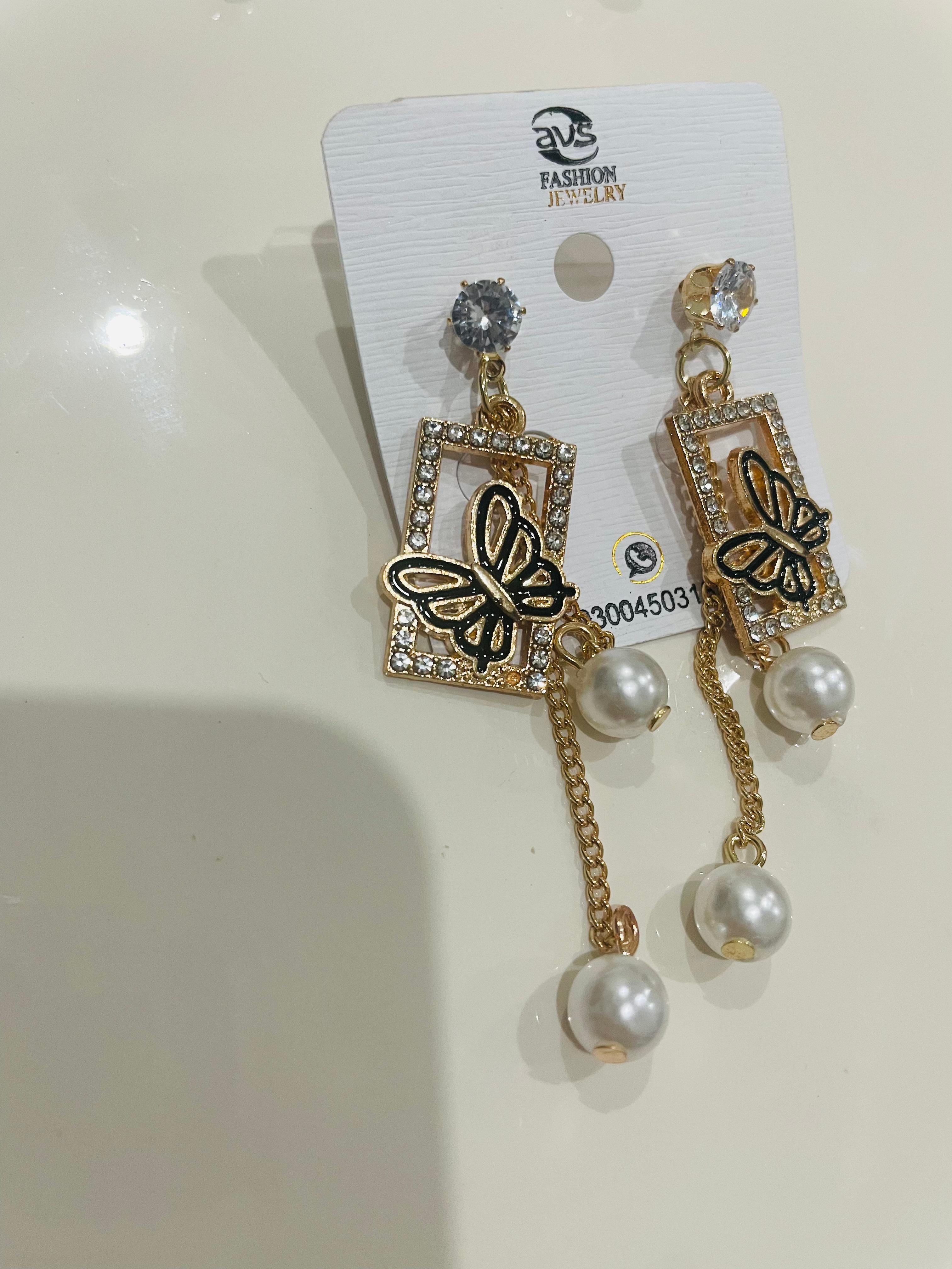 Elegant Gold and Pearl Drop Earrings Set