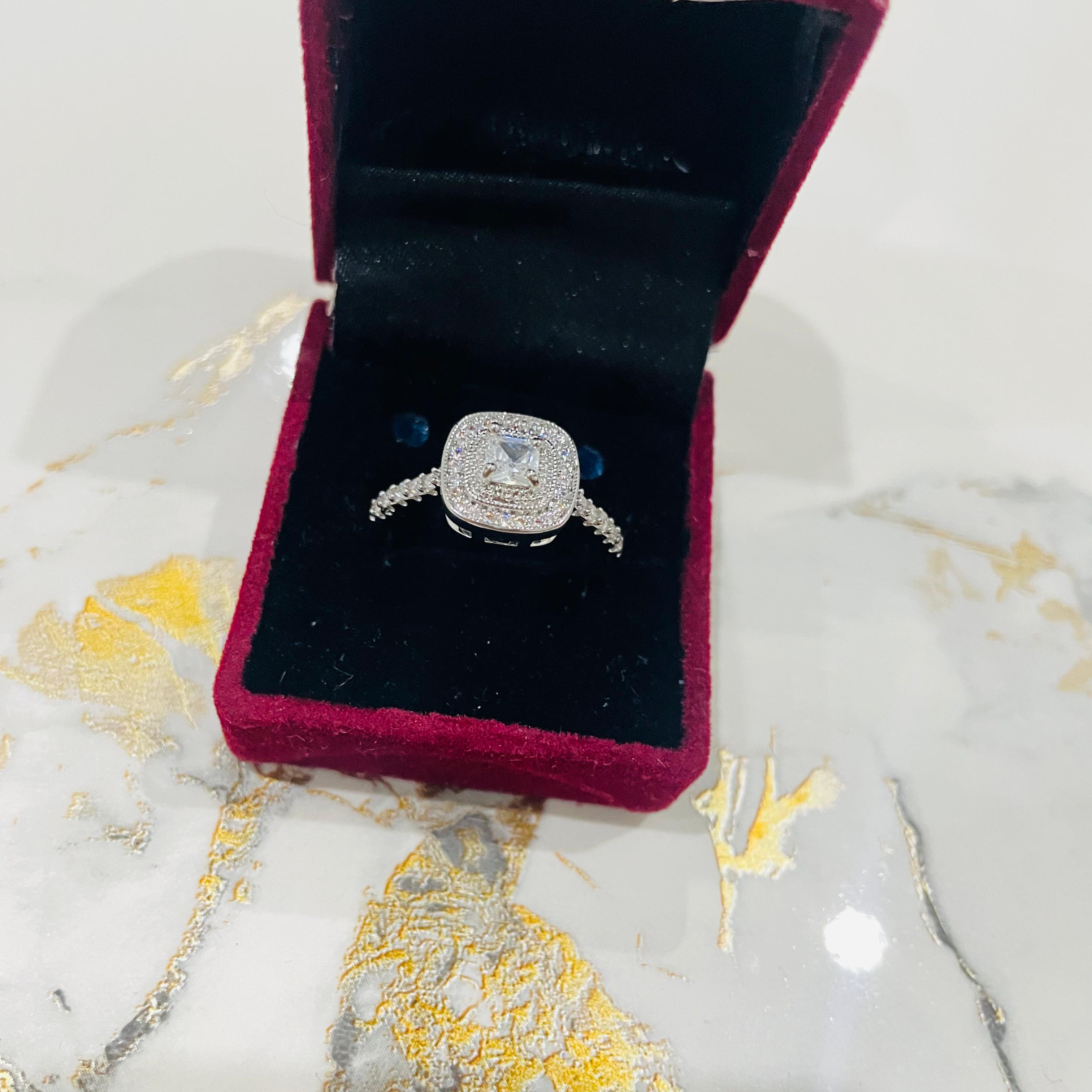 Lustre Square Ring