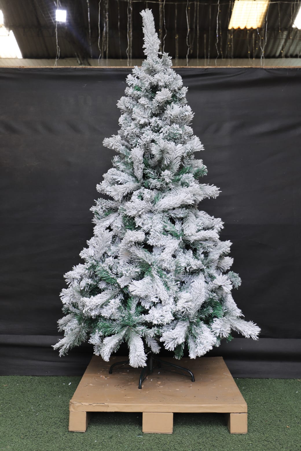 Árbol de Navidad nevado doble rama 1,80 mts