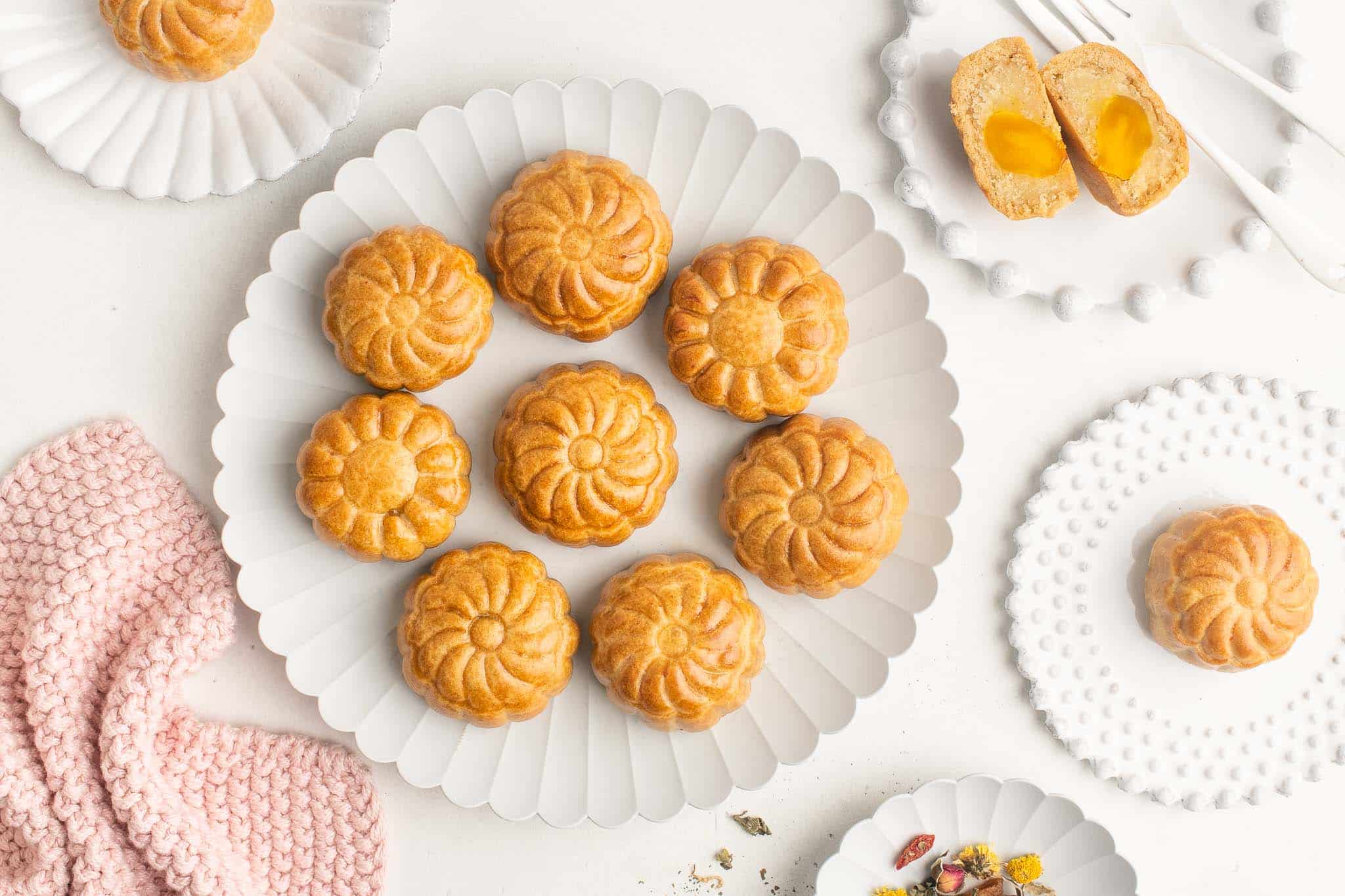 Flower-shaped mooncakes