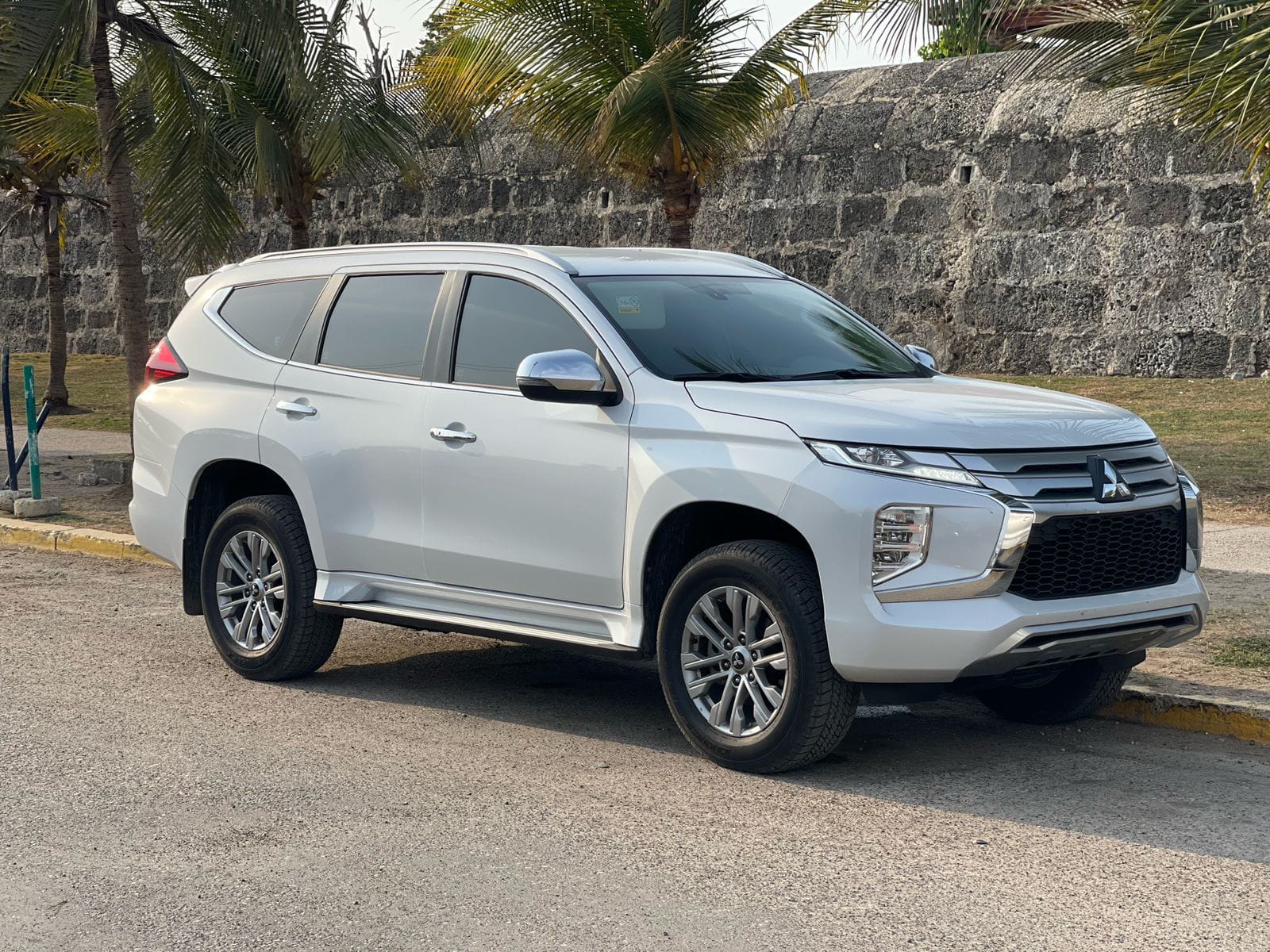 MITSUBISHI 7 PASAJEROS