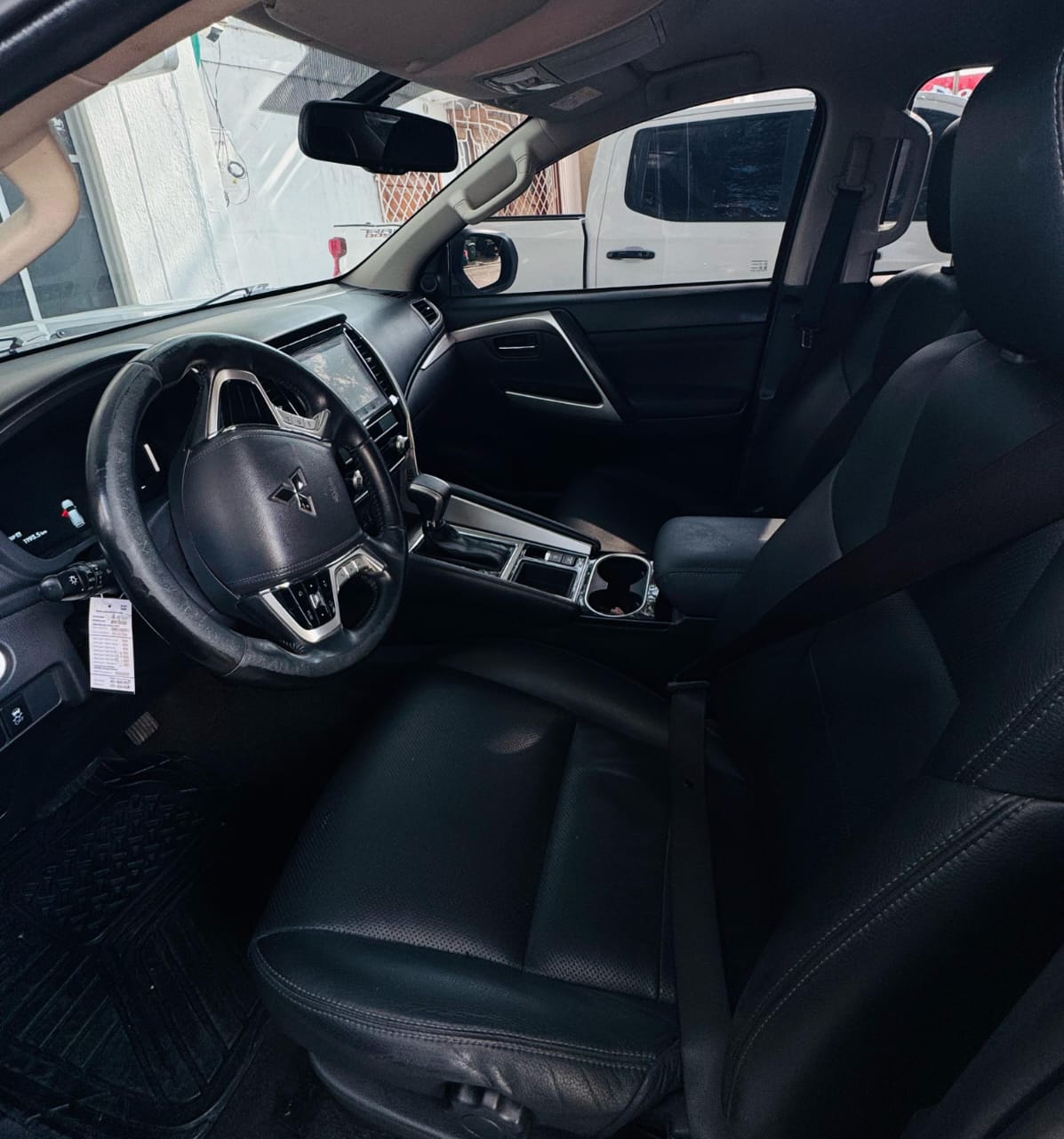 MITSUBISHI 7 PASAJEROS