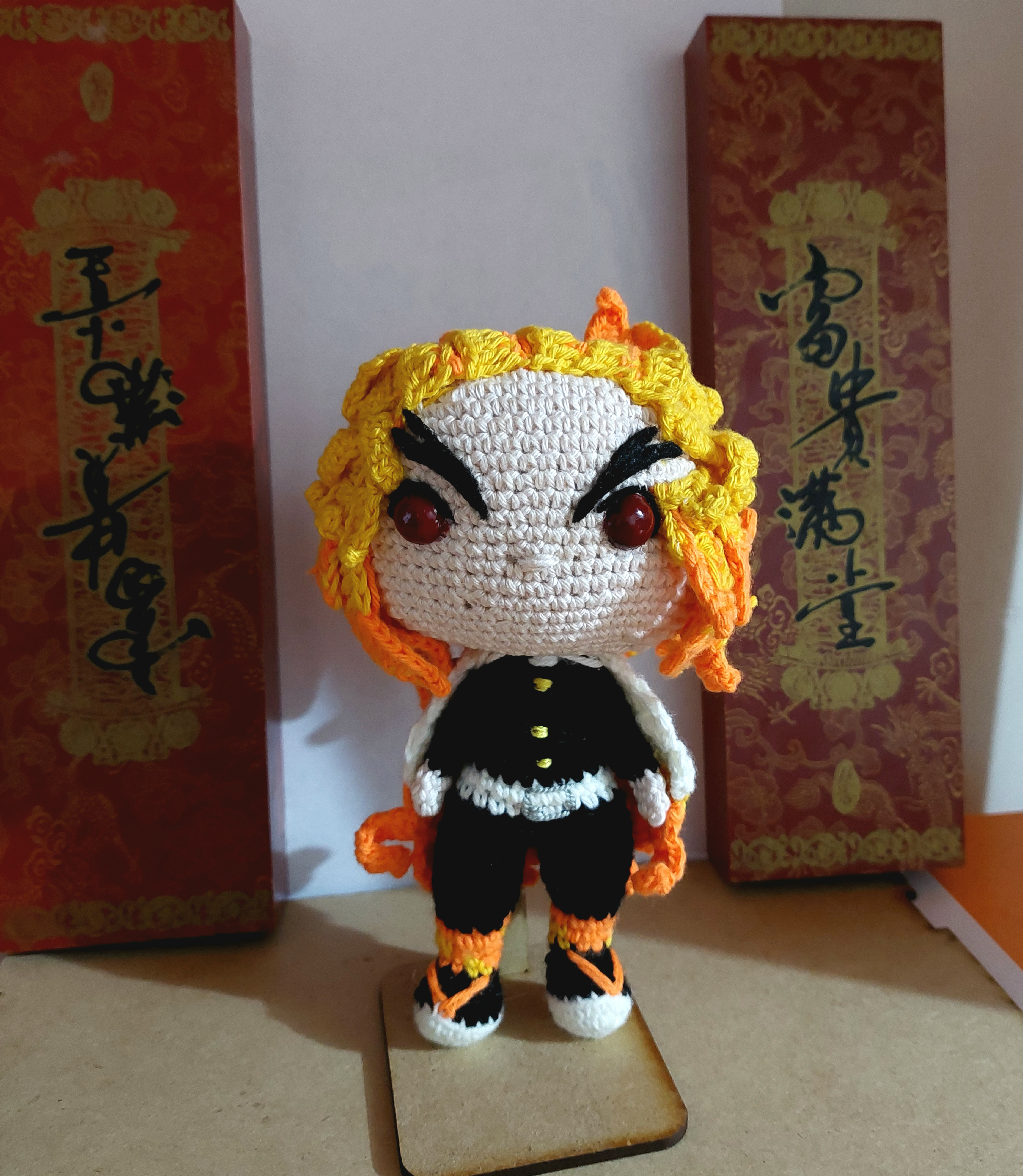 Muñeco tejido de Kyojuro Rengoku