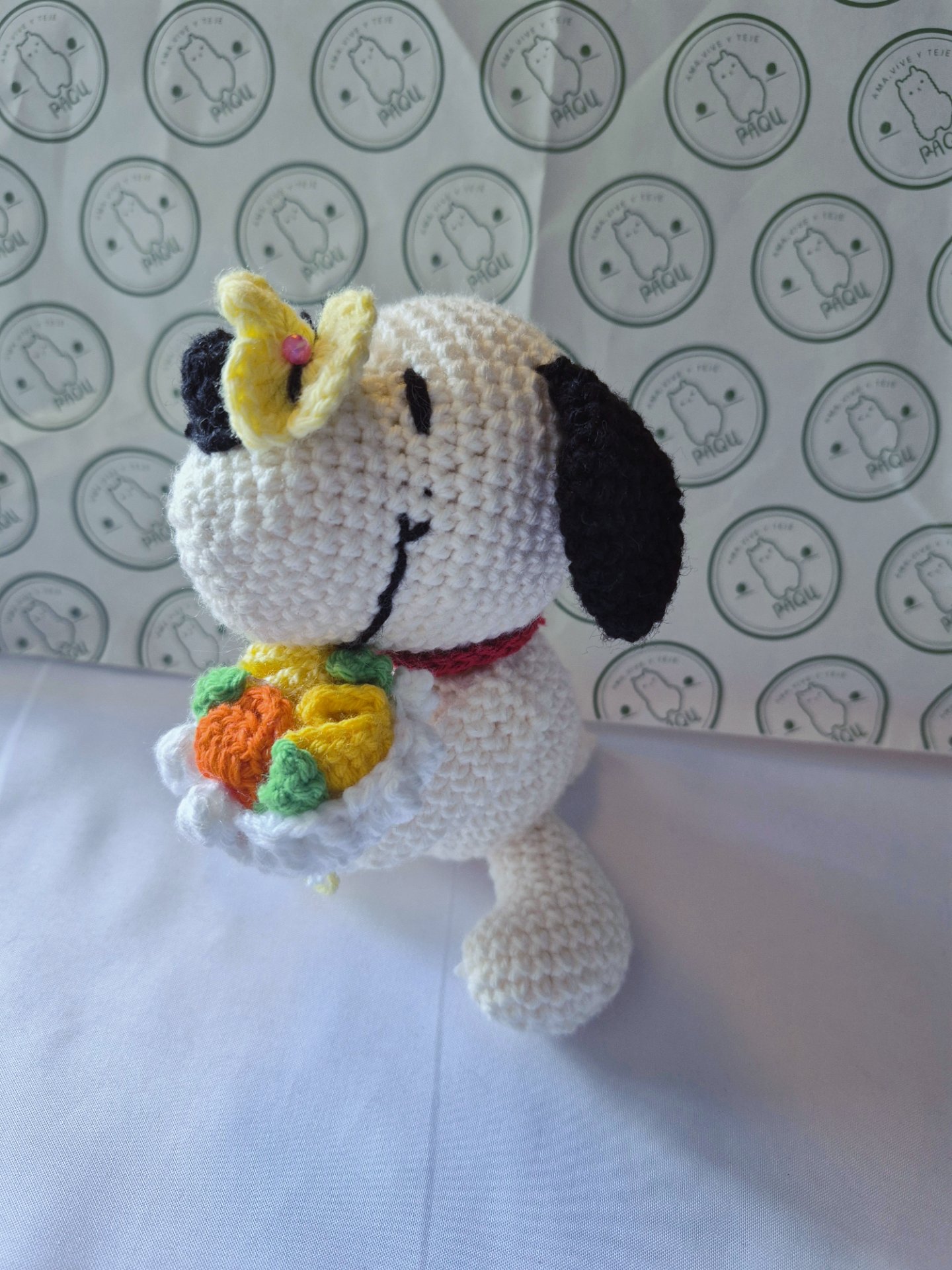 Muñeco de Snoopy tejido a mano