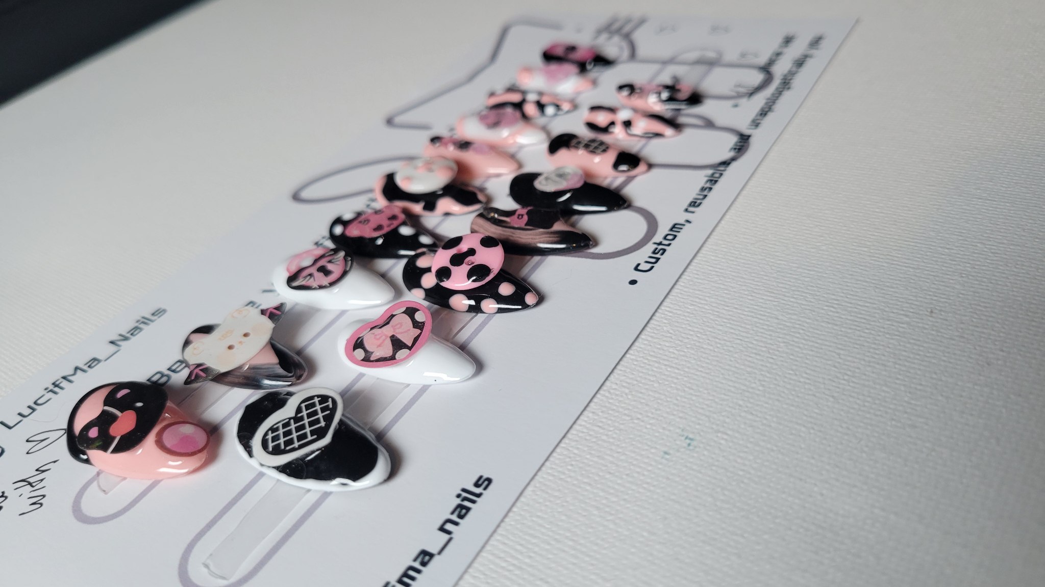🖤💖 Cute & Creepy – Spooky Monster Nails 💖🖤