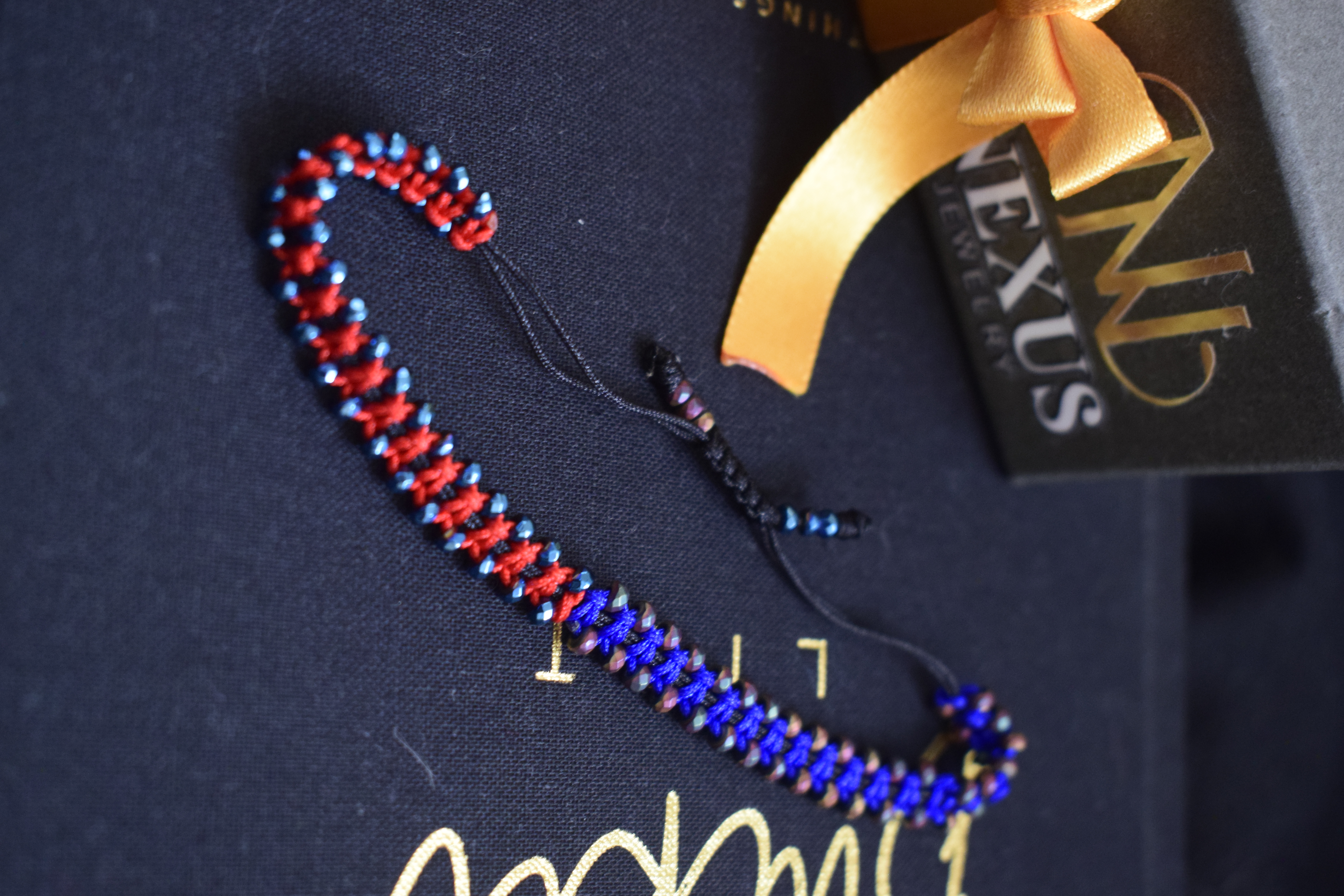 Pulsera tejida Barcelona con Piedras