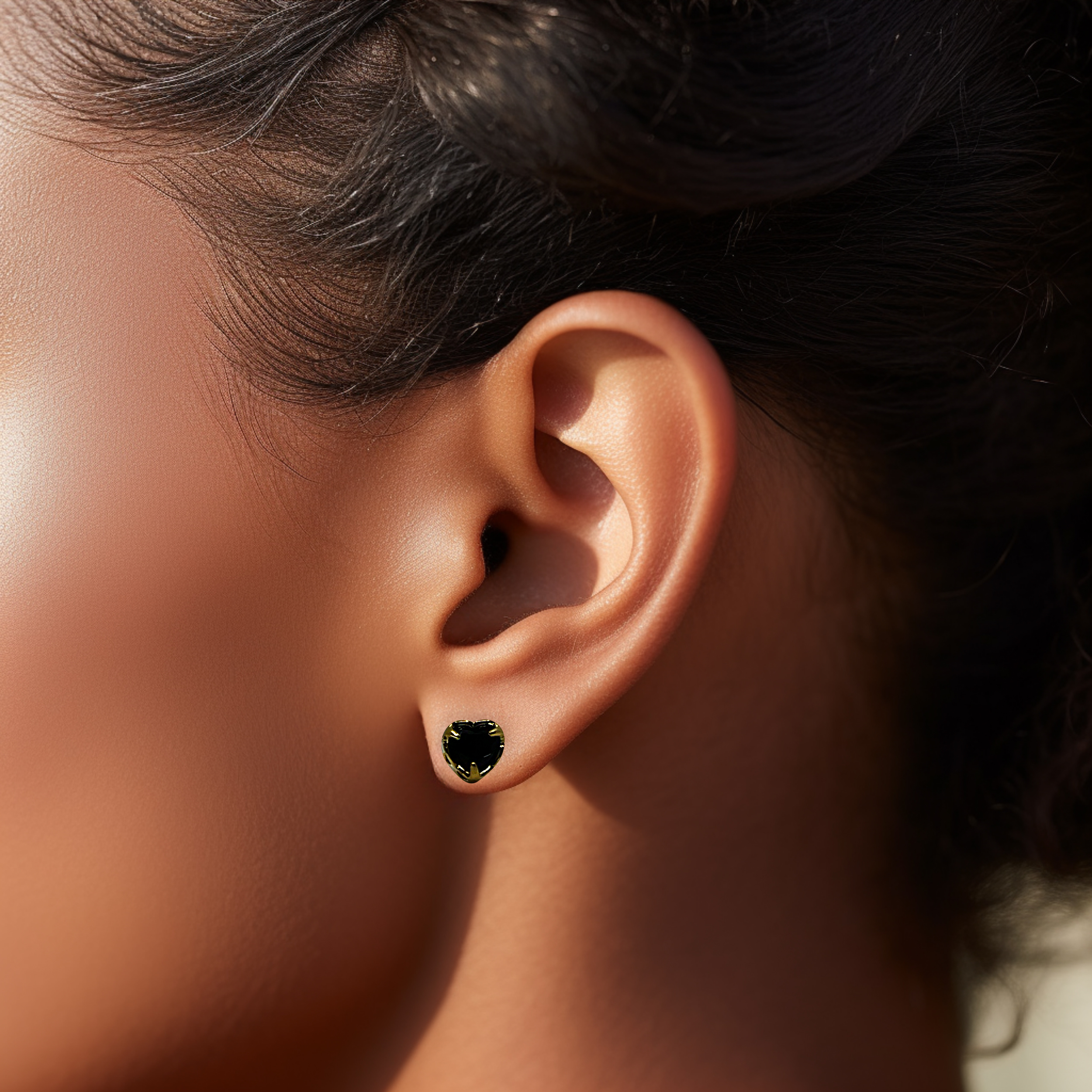 "JONELLE" Heart-shaped Black Stone Stud Earrings