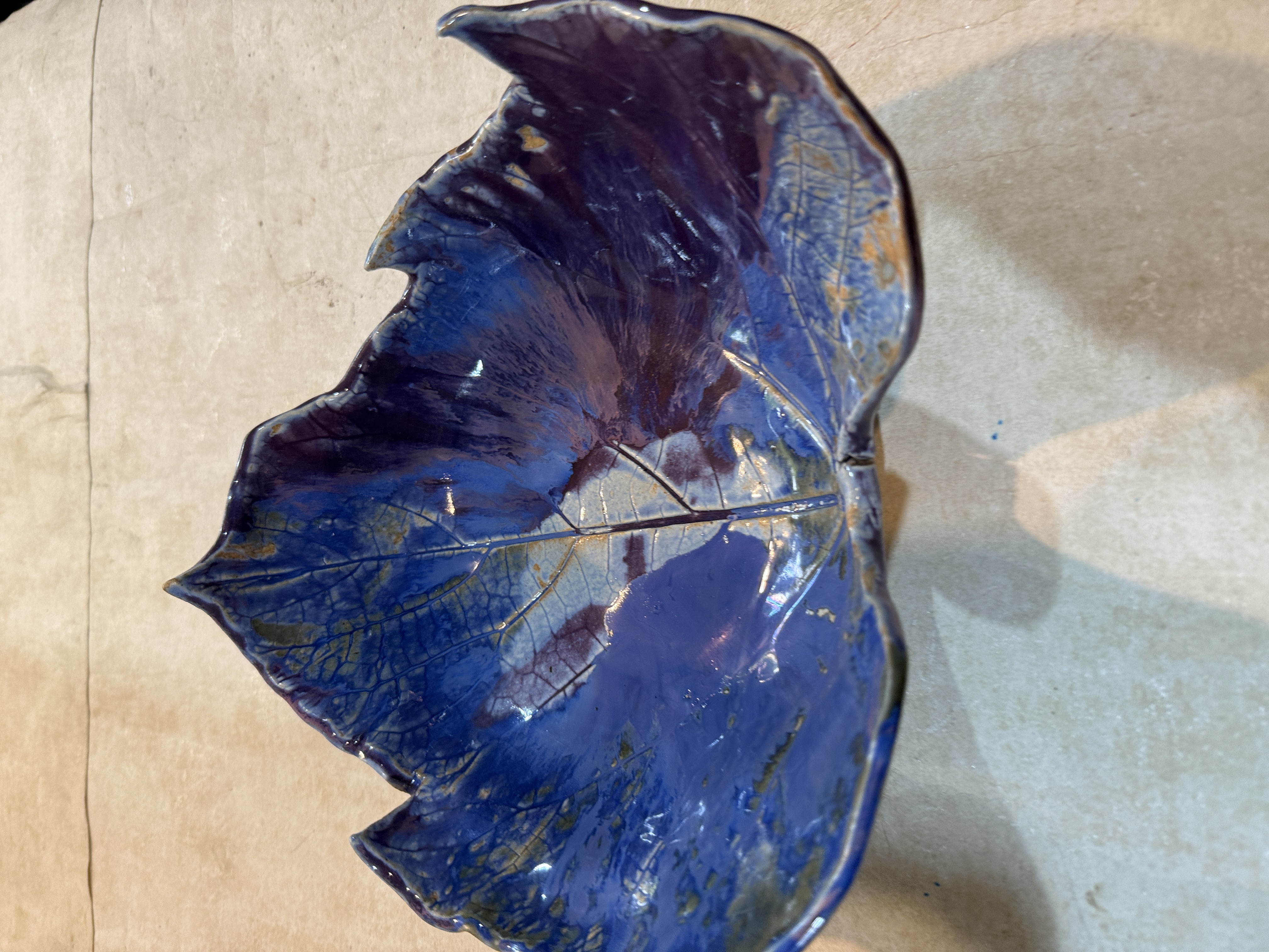 RiverBorn - Leaf-Shaped Ceramic Bowl