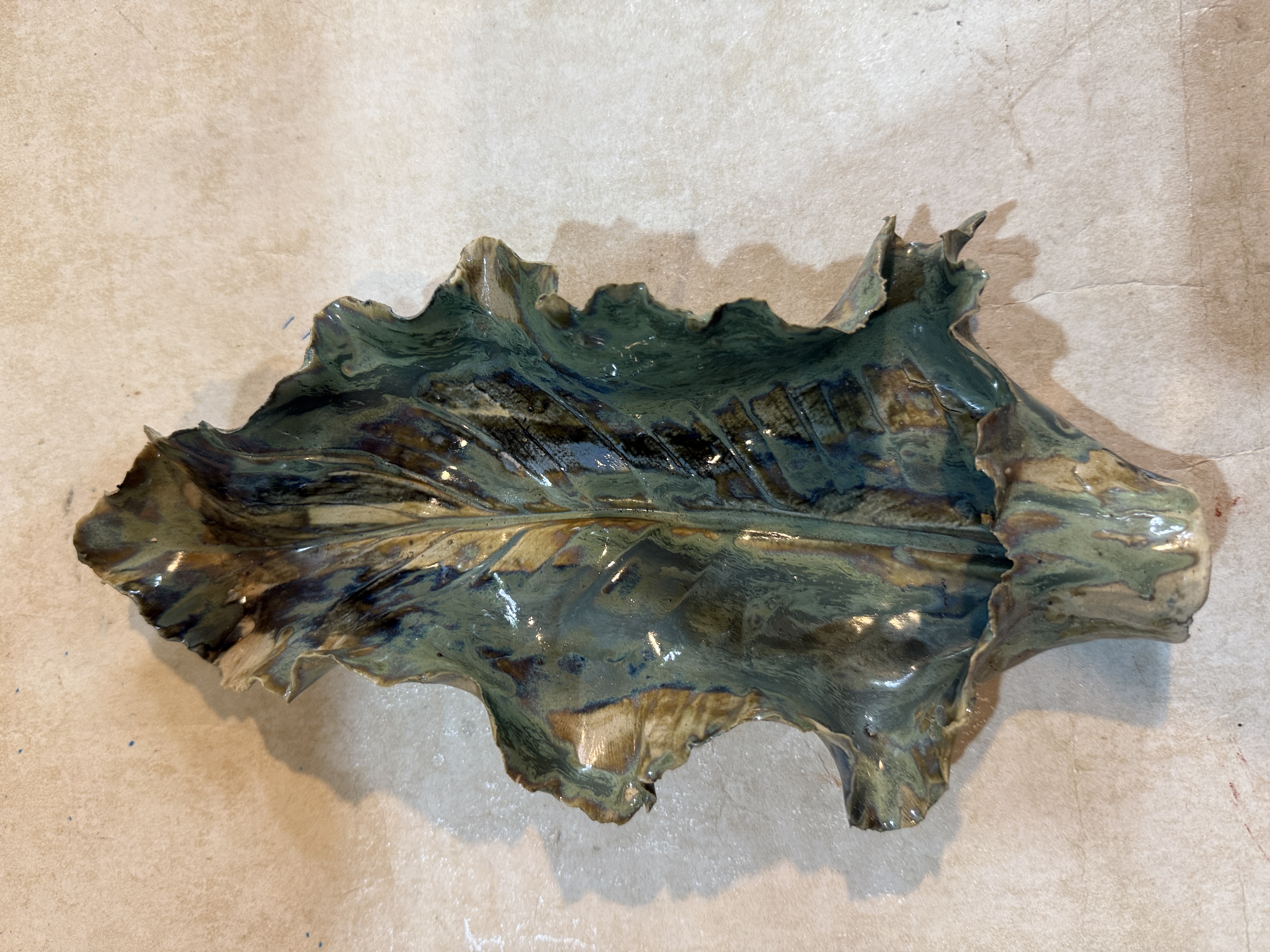 Clara -Handcrafted Ceramic Leaf Bowl