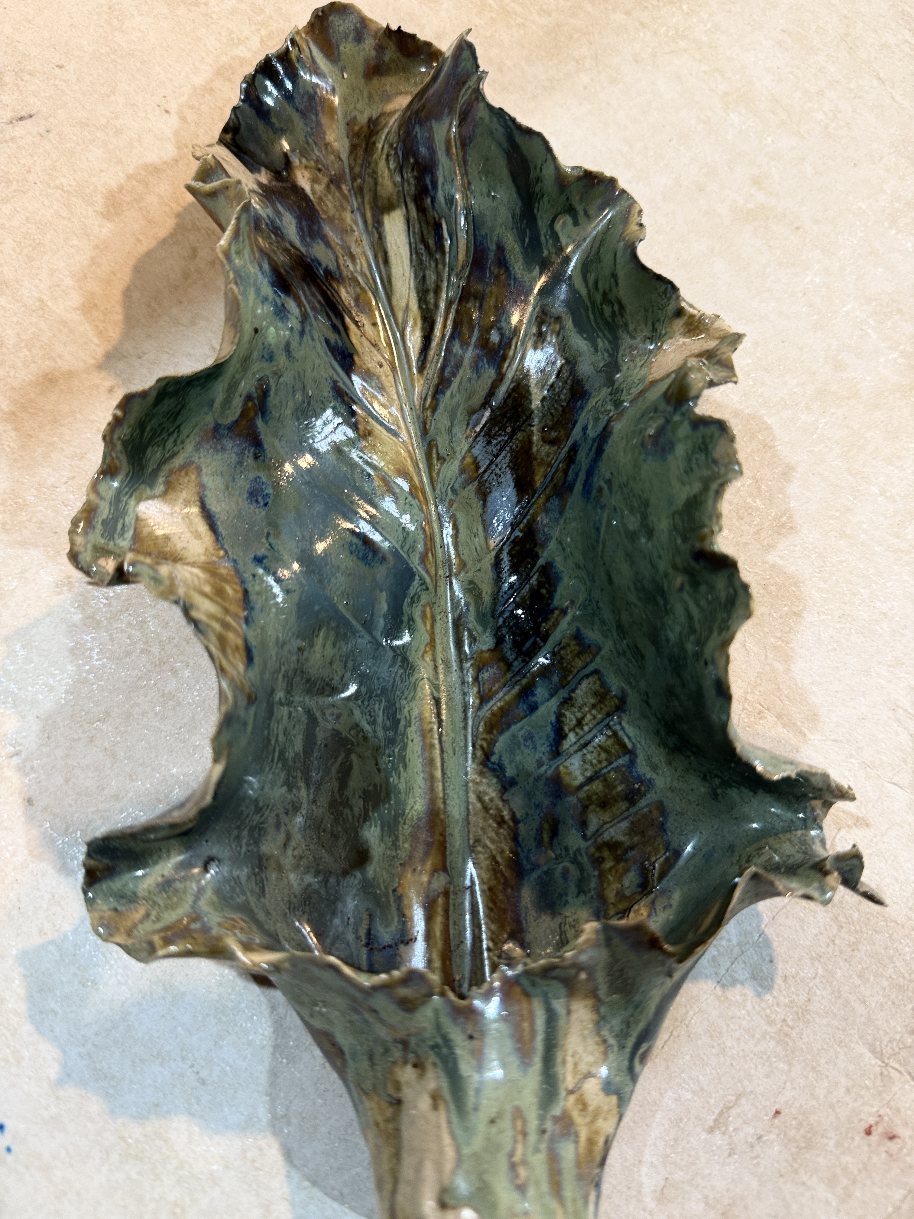 Clara -Handcrafted Ceramic Leaf Bowl