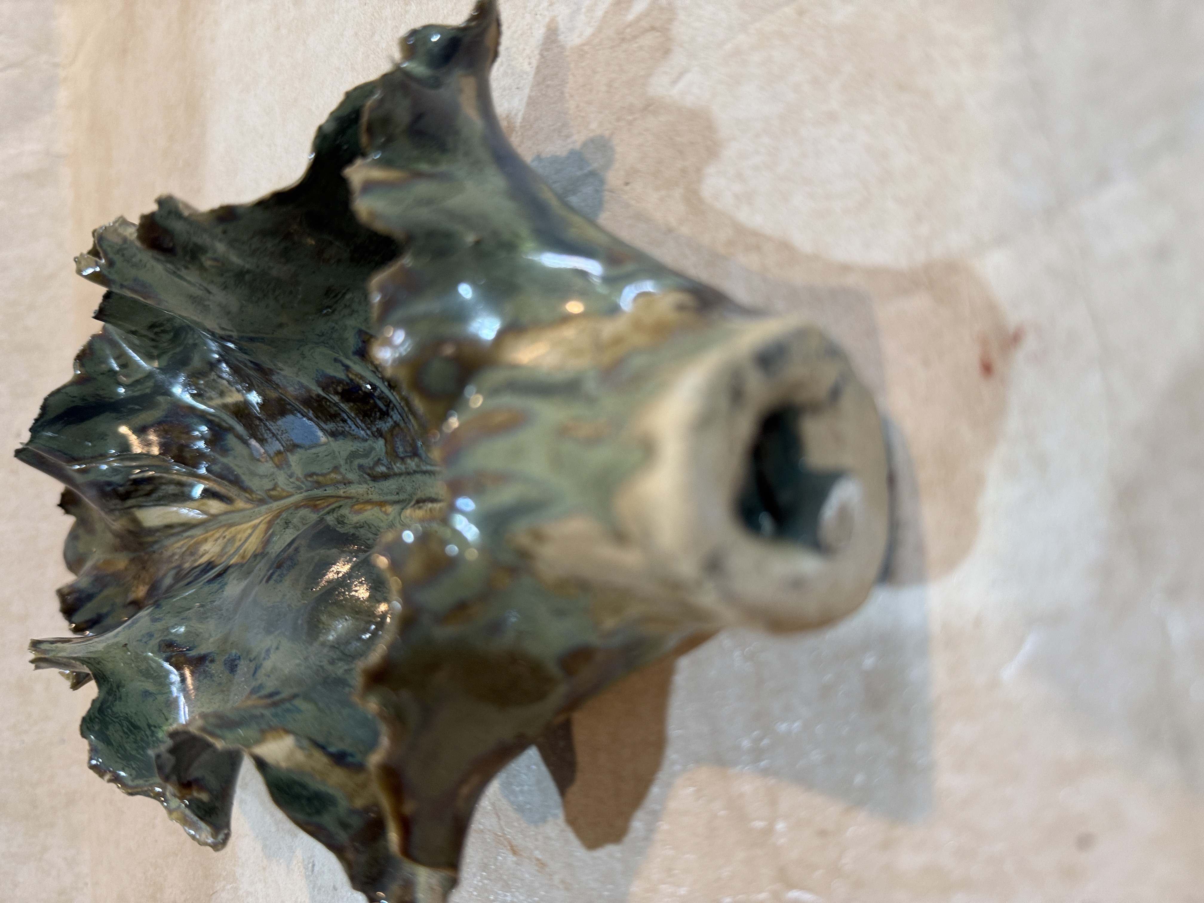 Clara -Handcrafted Ceramic Leaf Bowl