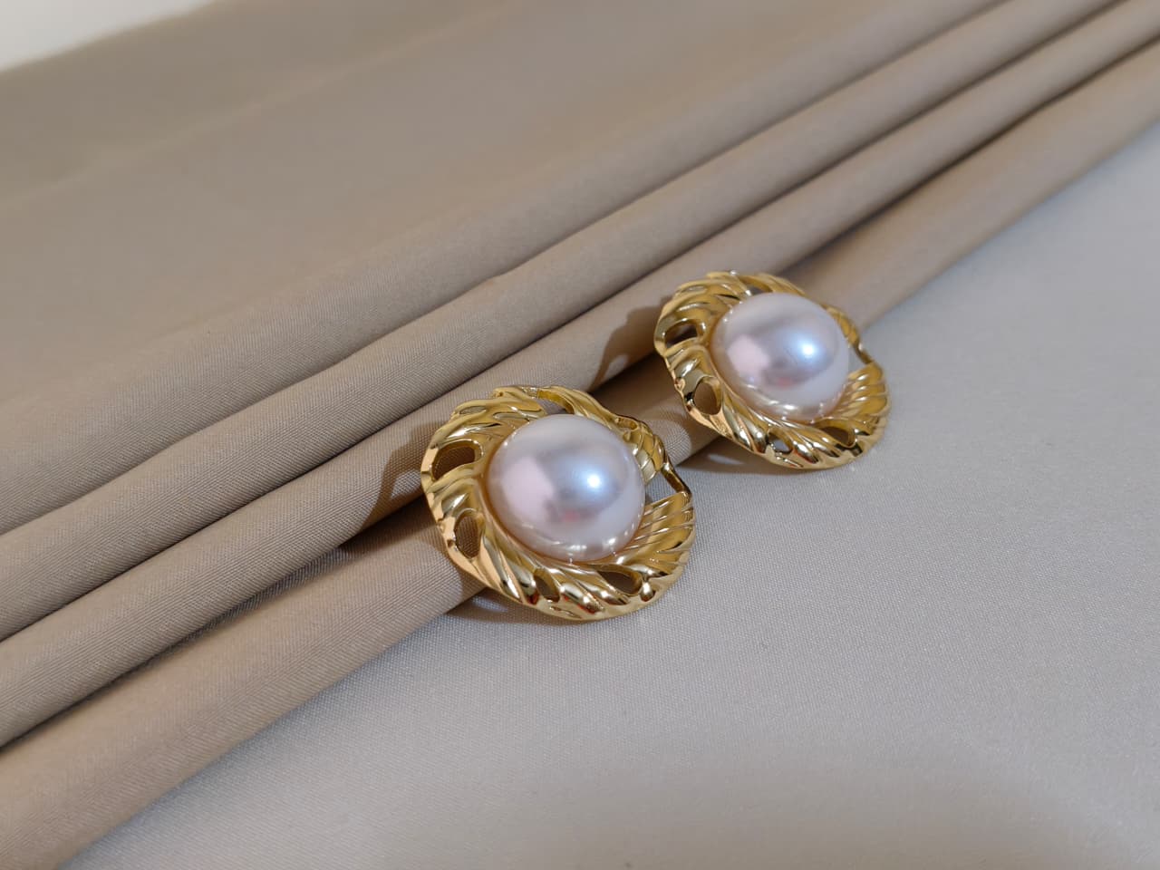 Vintage Gold Pearl Earrings
