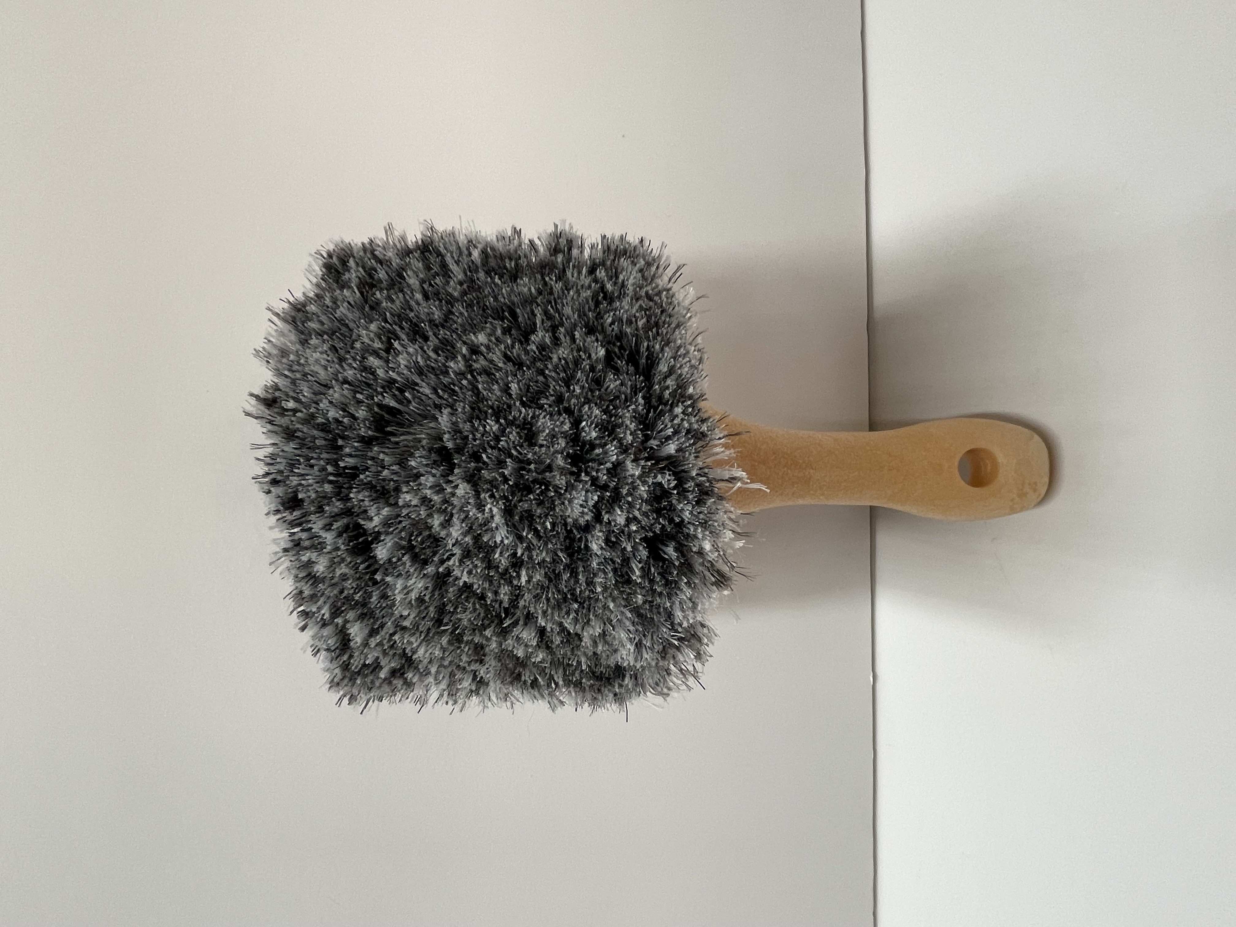 Tire shine applicator brush