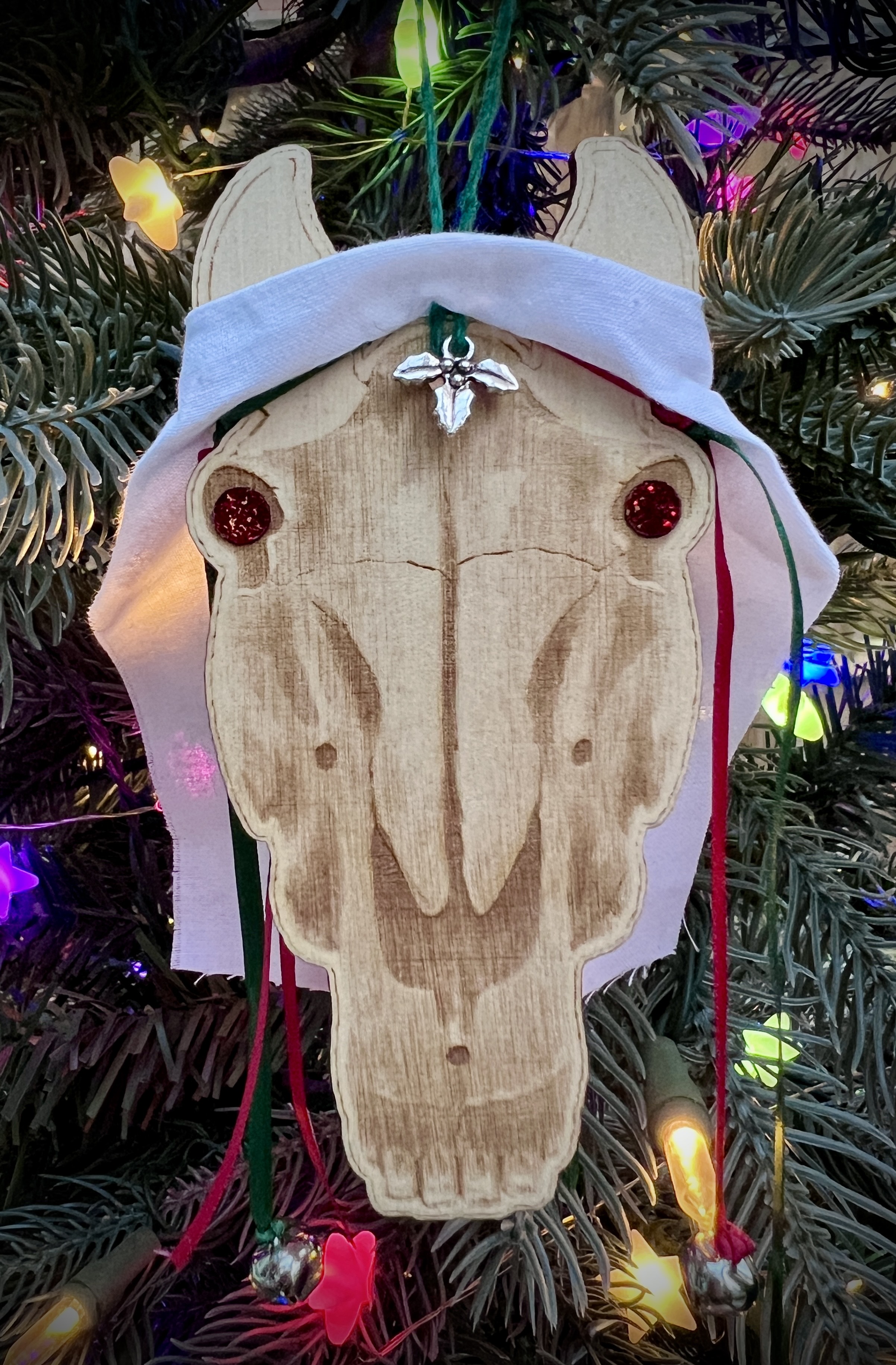 Addurn Nadolig Mari Lwyd Christmas Decoration