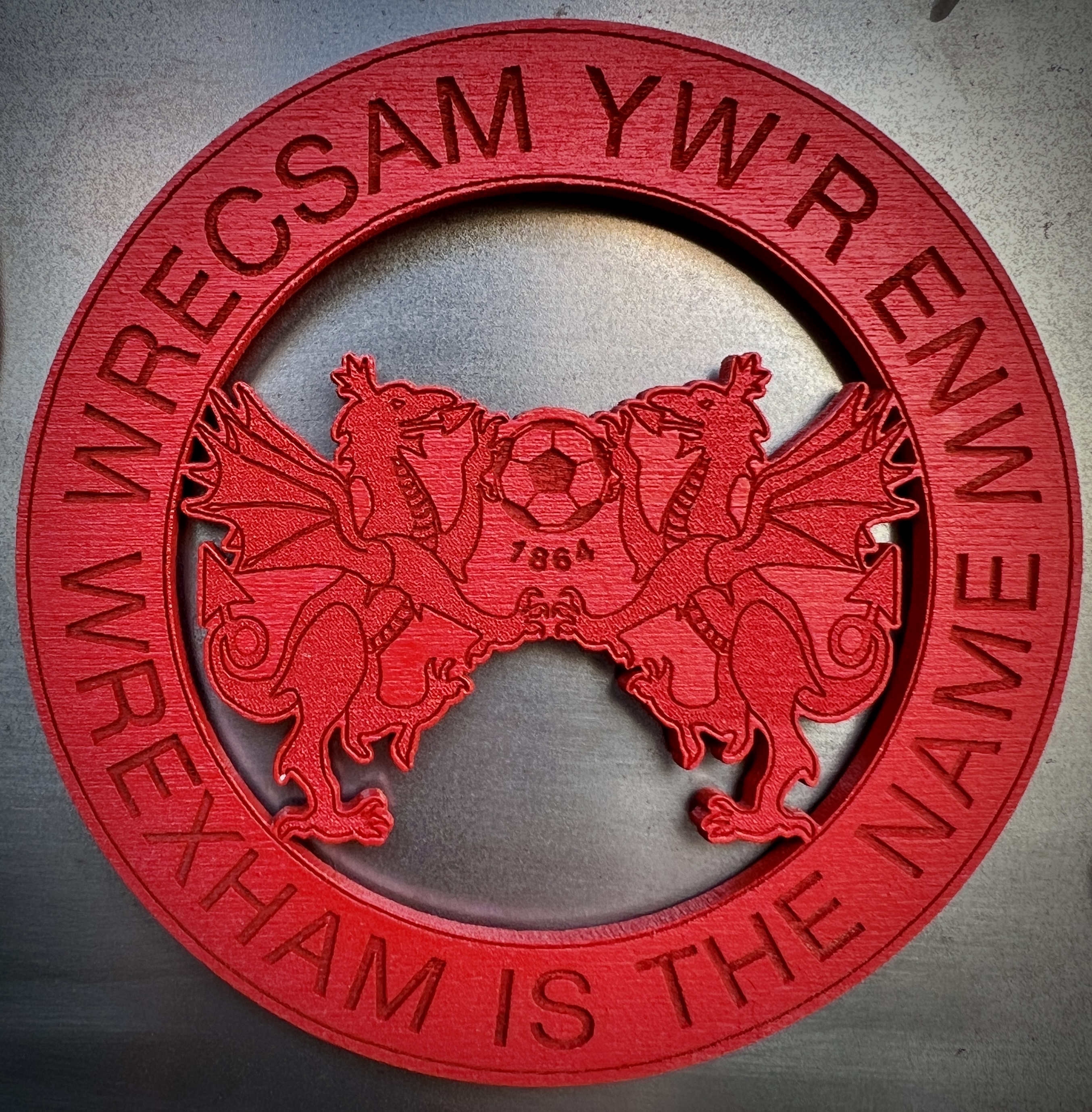 Magnet Oergell 'Wrecsam yw’r Enw' Pren  | Wooden 'Wrexham is the Name' Fridge Magnet