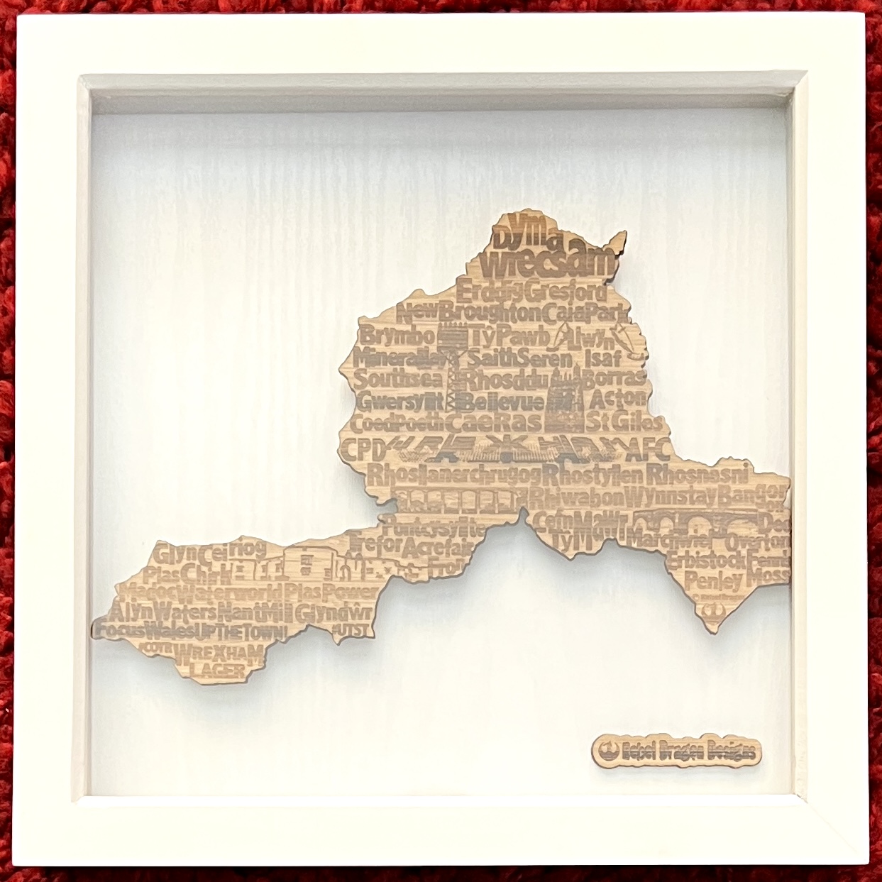 Engrafwyd Wrecsam mewn ffrâm bocs | Engraved Wrexham in box frame 