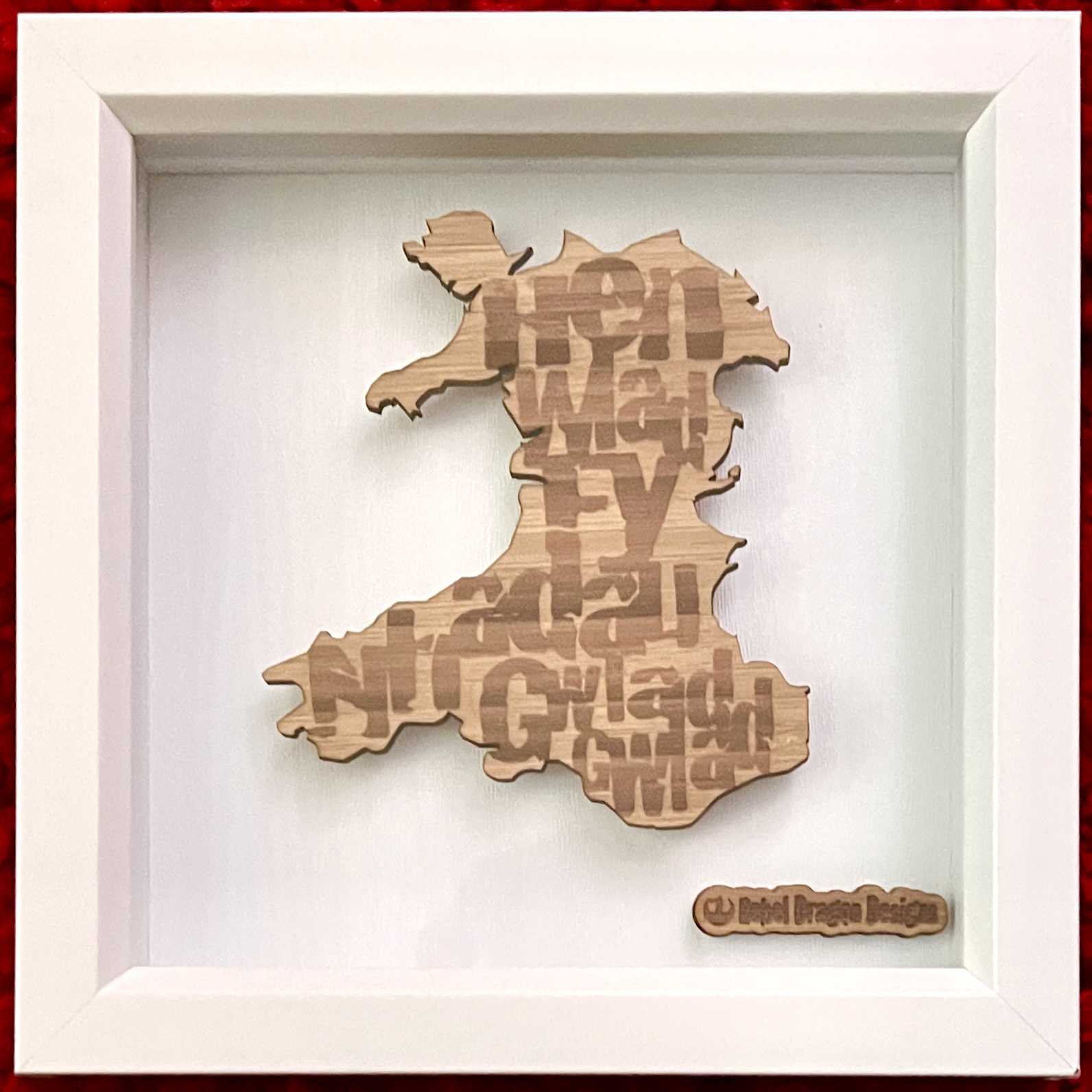 Engrafwyd Cymru mewn ffrâm bocs | Engraved Wales in box frame 