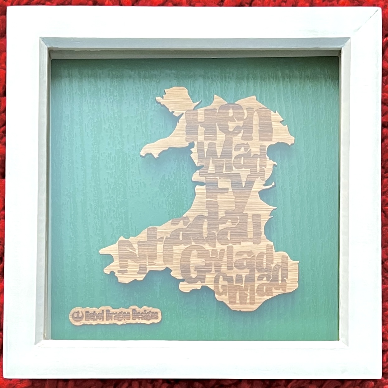 Engrafwyd Cymru mewn ffrâm bocs | Engraved Wales in box frame 