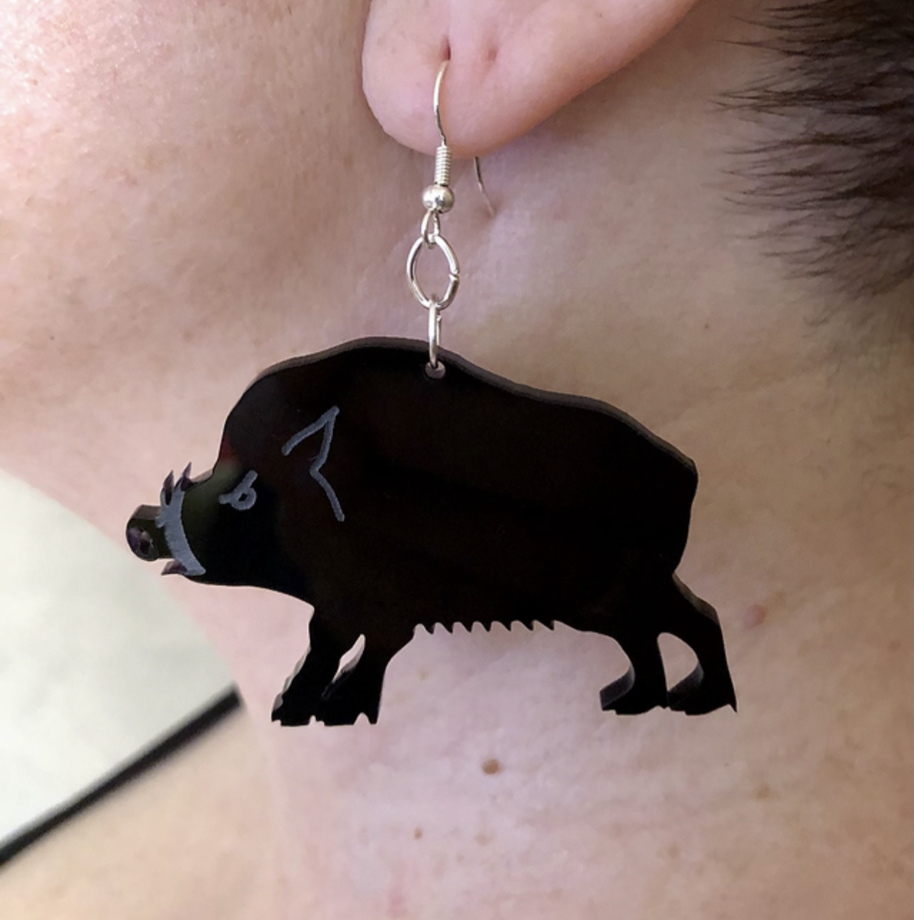 Hwch Ddu Gwta Neclis a Clustdlysau | Hwch Ddu Gwta Necklace and Earrings