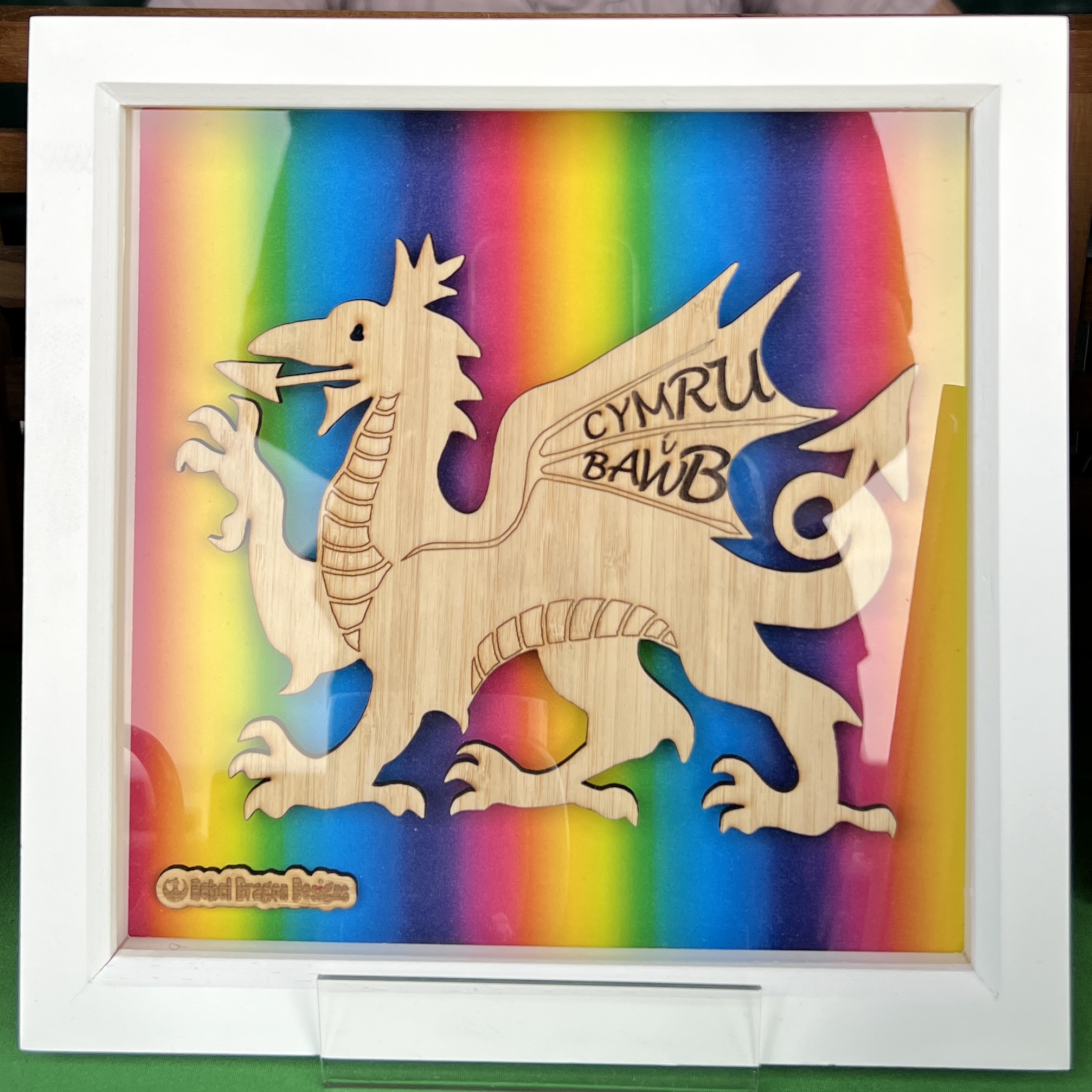 ‘Cymru i Bawb’ Draig mewn ffrâm bocs | ‘Cymru i Bawb’ Dragon in box frame