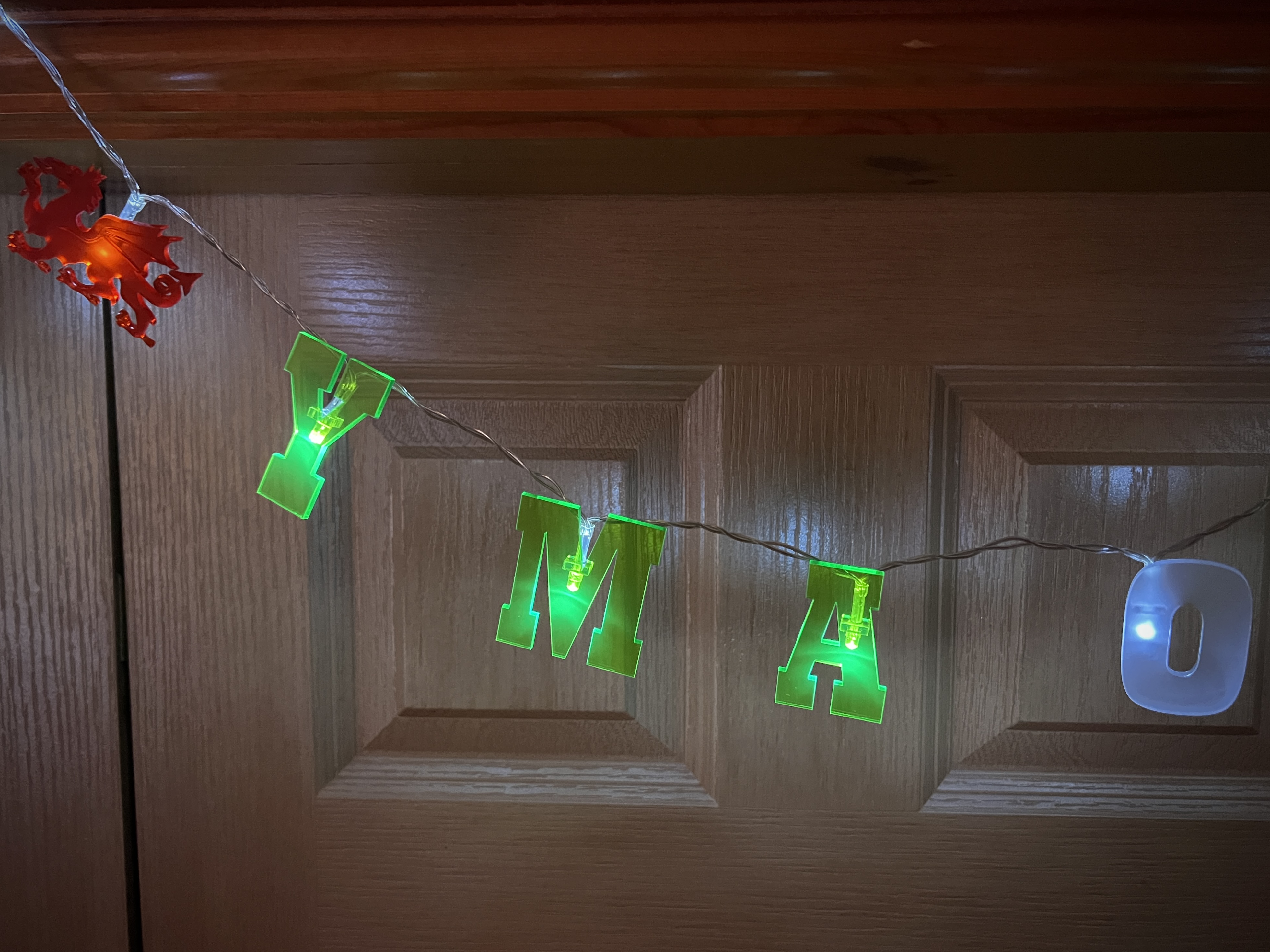 Set o oleuadau ‘Yma O Hyd’ | Set of ‘Yma O Hyd’ Lights