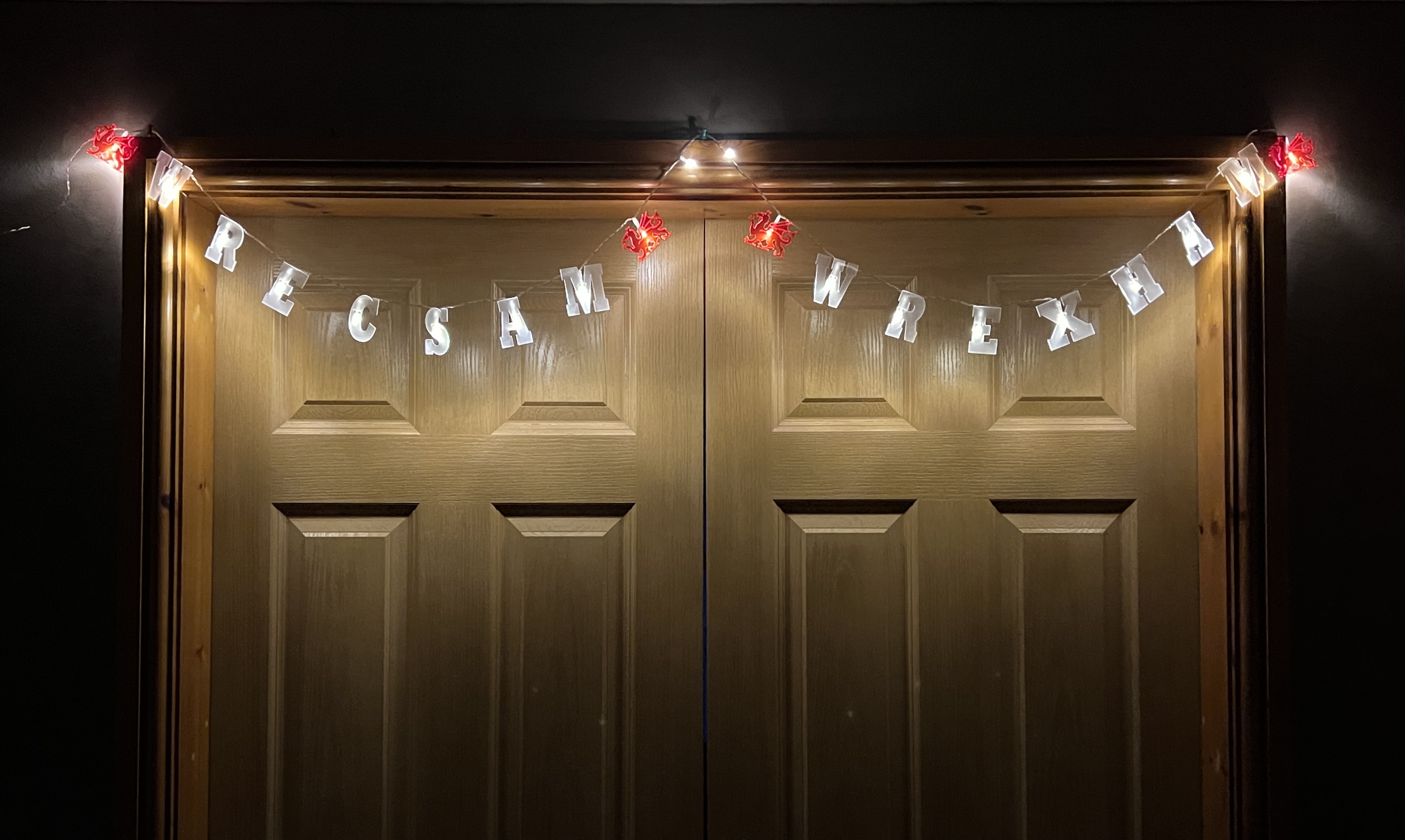 Set o oleuadau ‘Wrecsam’ | Set of ‘Wrexham’ Lights 