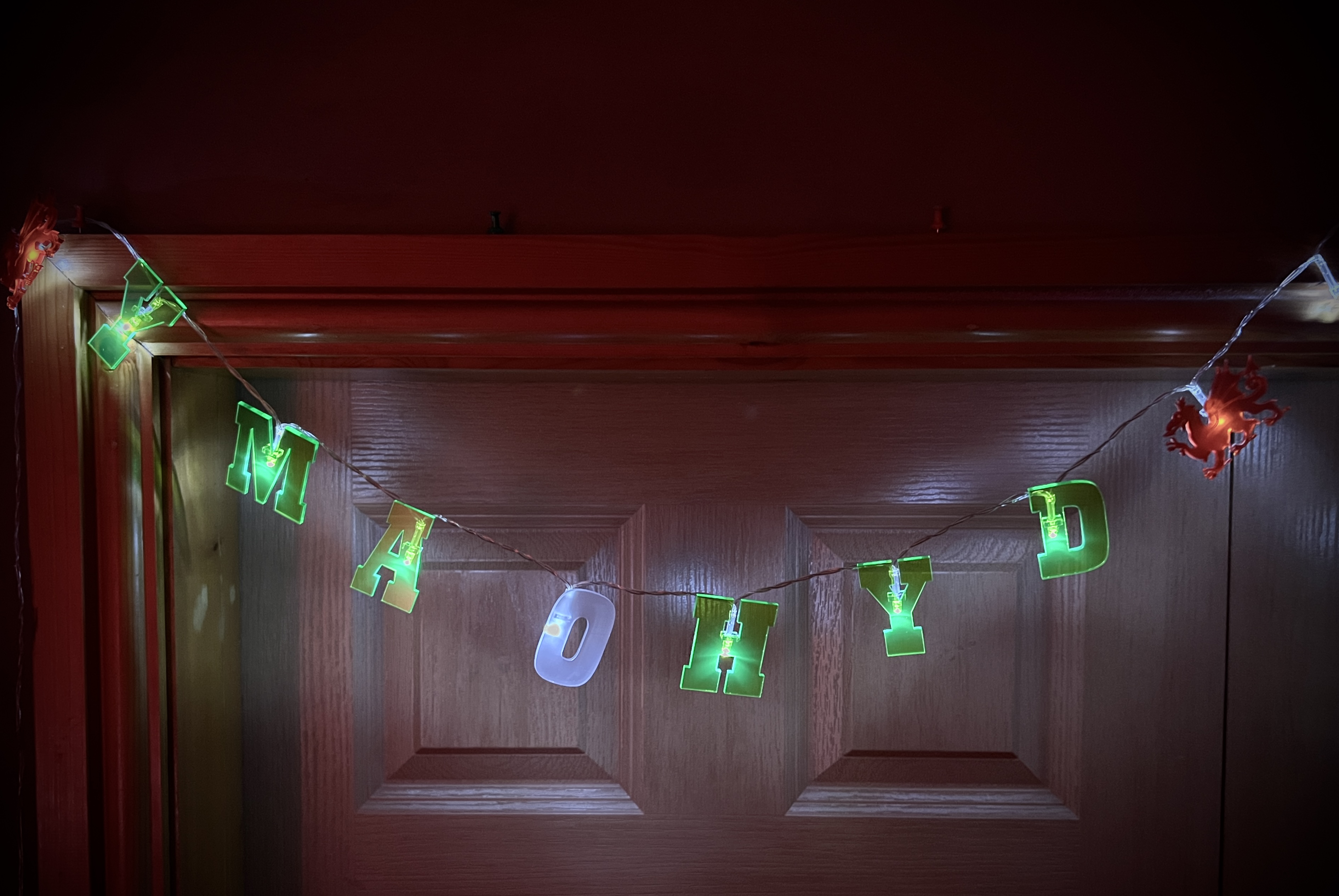 Set o oleuadau ‘Yma O Hyd’ | Set of ‘Yma O Hyd’ Lights