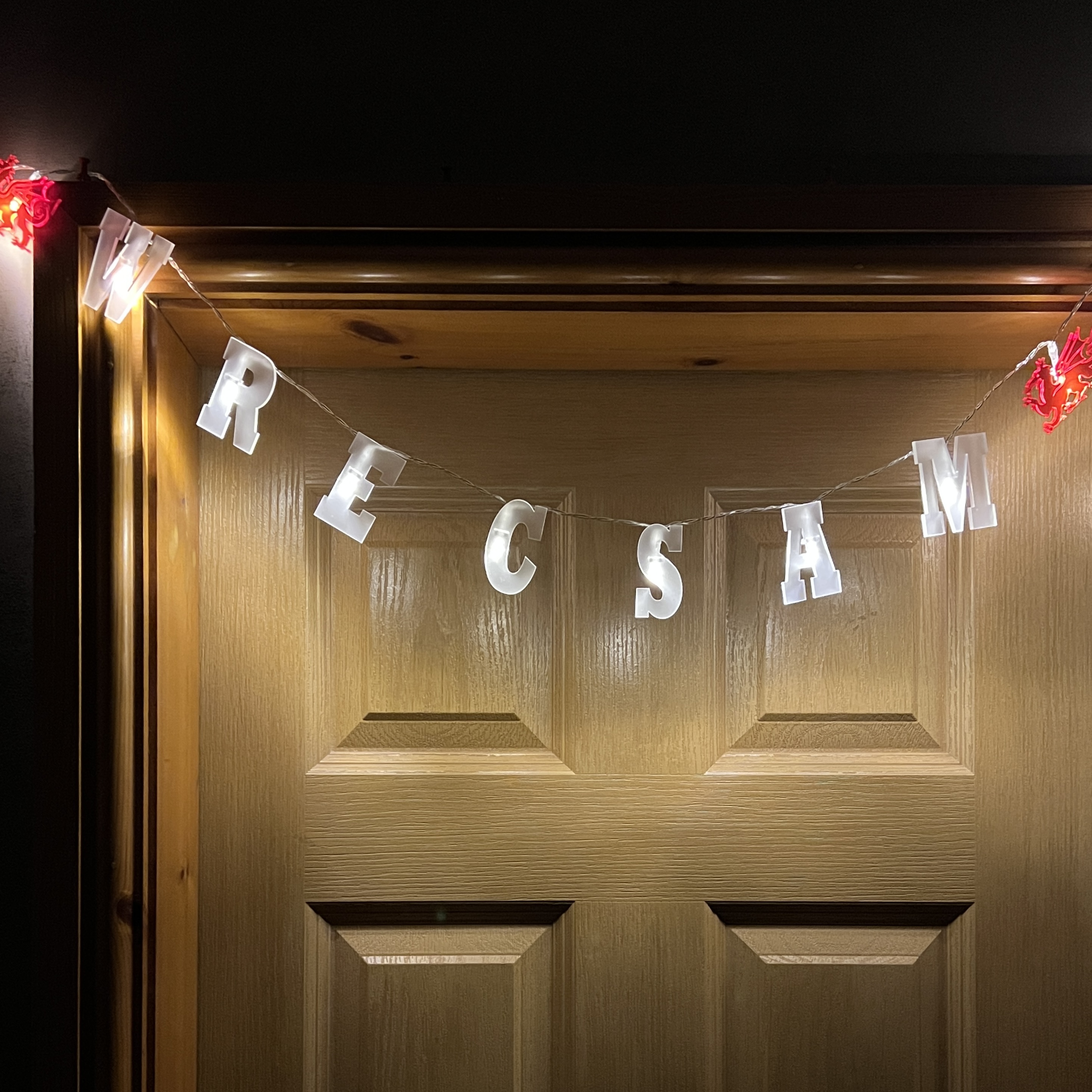 Set o oleuadau ‘Wrecsam’ | Set of ‘Wrexham’ Lights 