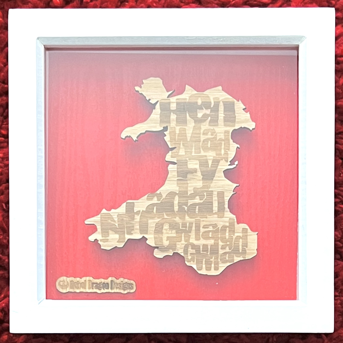 Engrafwyd Cymru mewn ffrâm bocs | Engraved Wales in box frame 