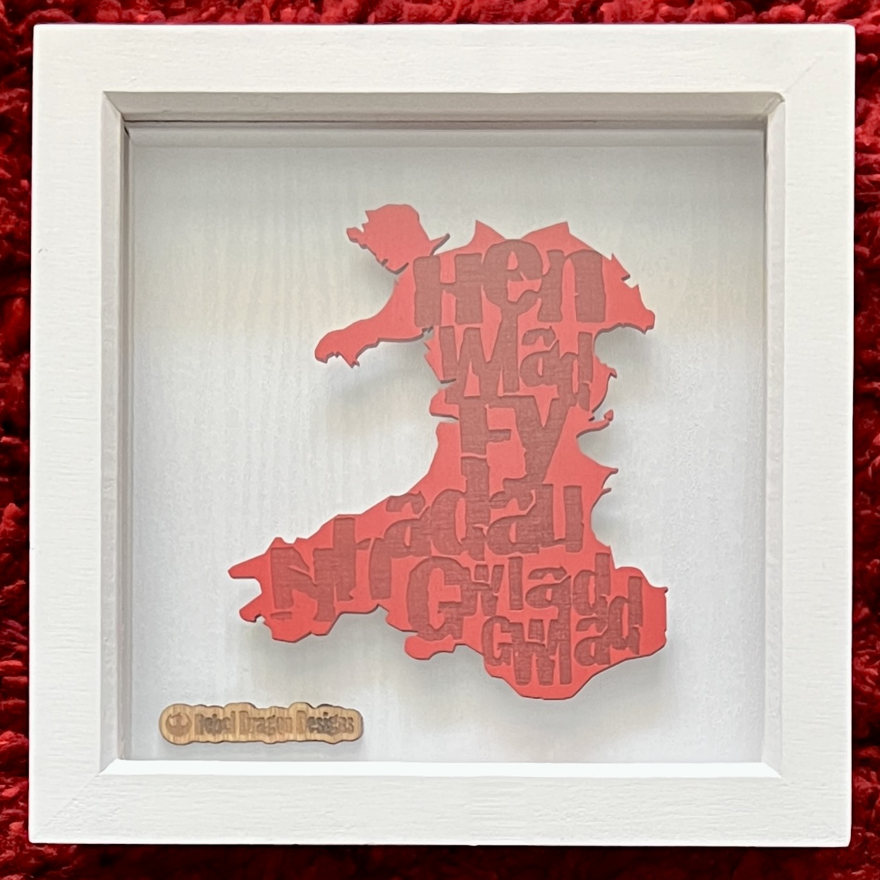 Engrafwyd Cymru mewn ffrâm bocs | Engraved Wales in box frame 