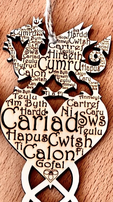 Llwy Caru Engrafwyd | Engraved Love Spoon