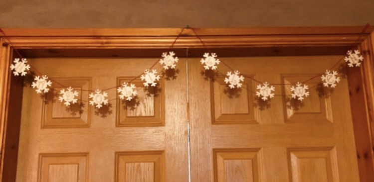 Bunting Seren Od Pren | Wooden Snowflake Bunting