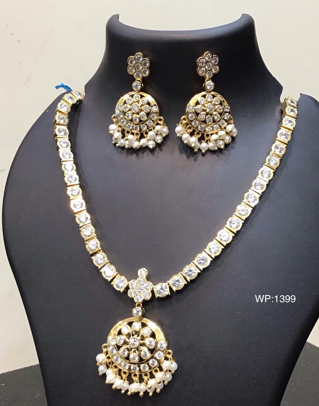 Attigai white crystal Stone