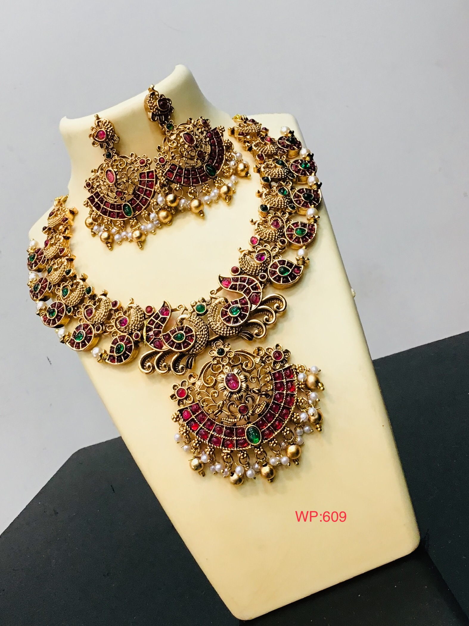 Antique Necklace Set